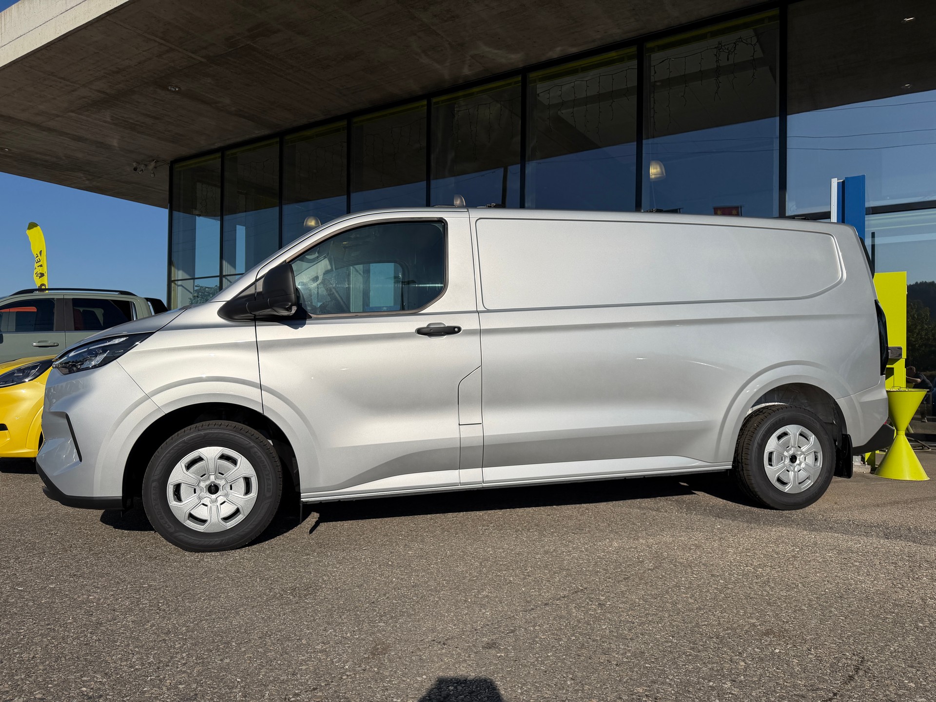 FORD Transit Custom Van 320 L2H1 Trend Automat 4x4-showroom-element-3