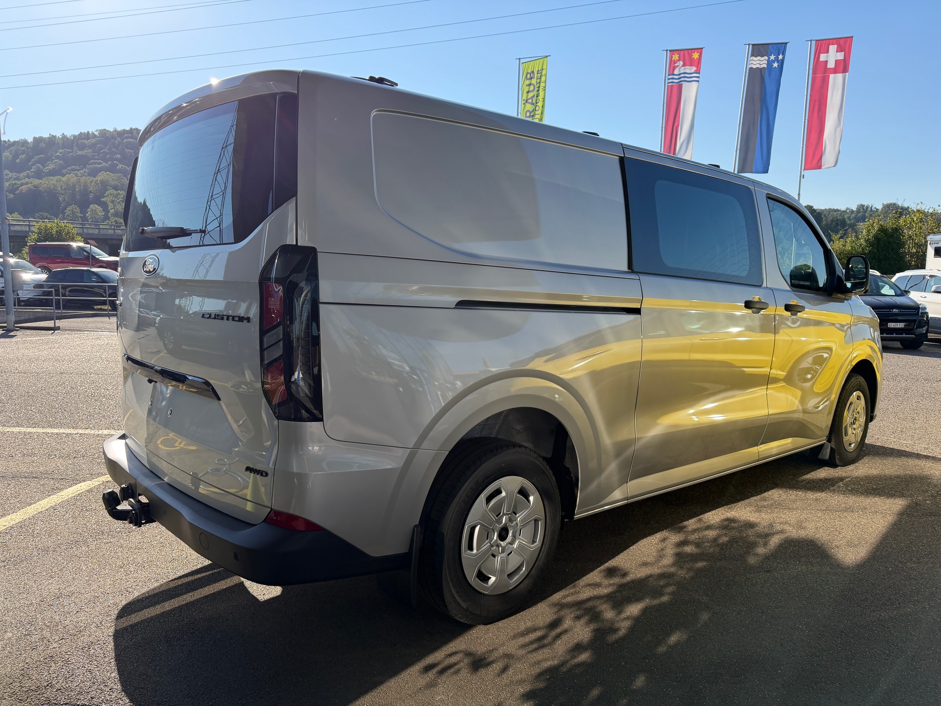 FORD Transit Custom Van 320 L2H1 Trend Automat 4x4-image-6