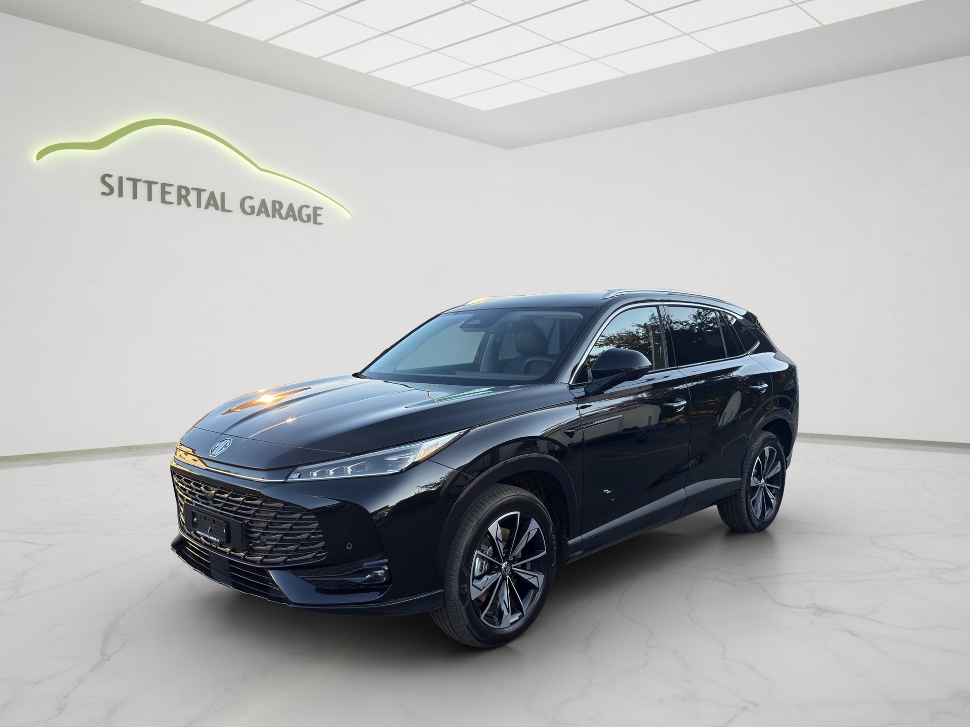 MG HS 1.5 T HEV Luxury-image-0