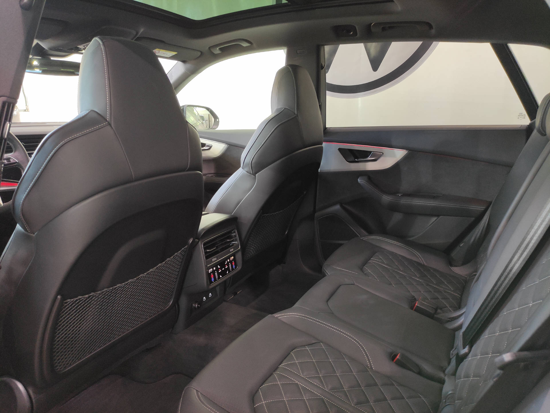 AUDI Q8 SUV 50 TDI S-Line Competition quattro T-Tronic-image-14