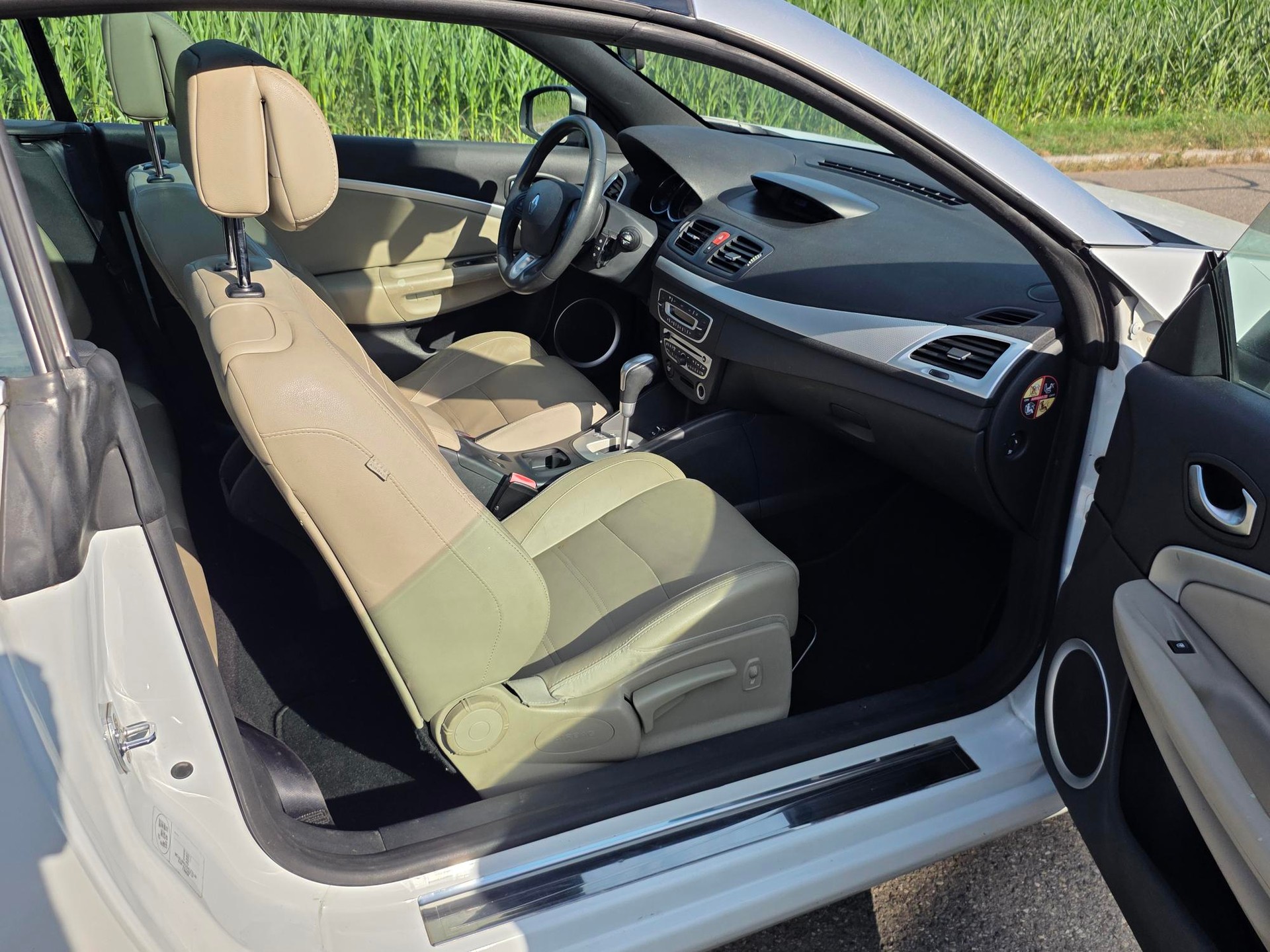 RENAULT Mégane CC 2.0 16V Dynamique CVT-image-13