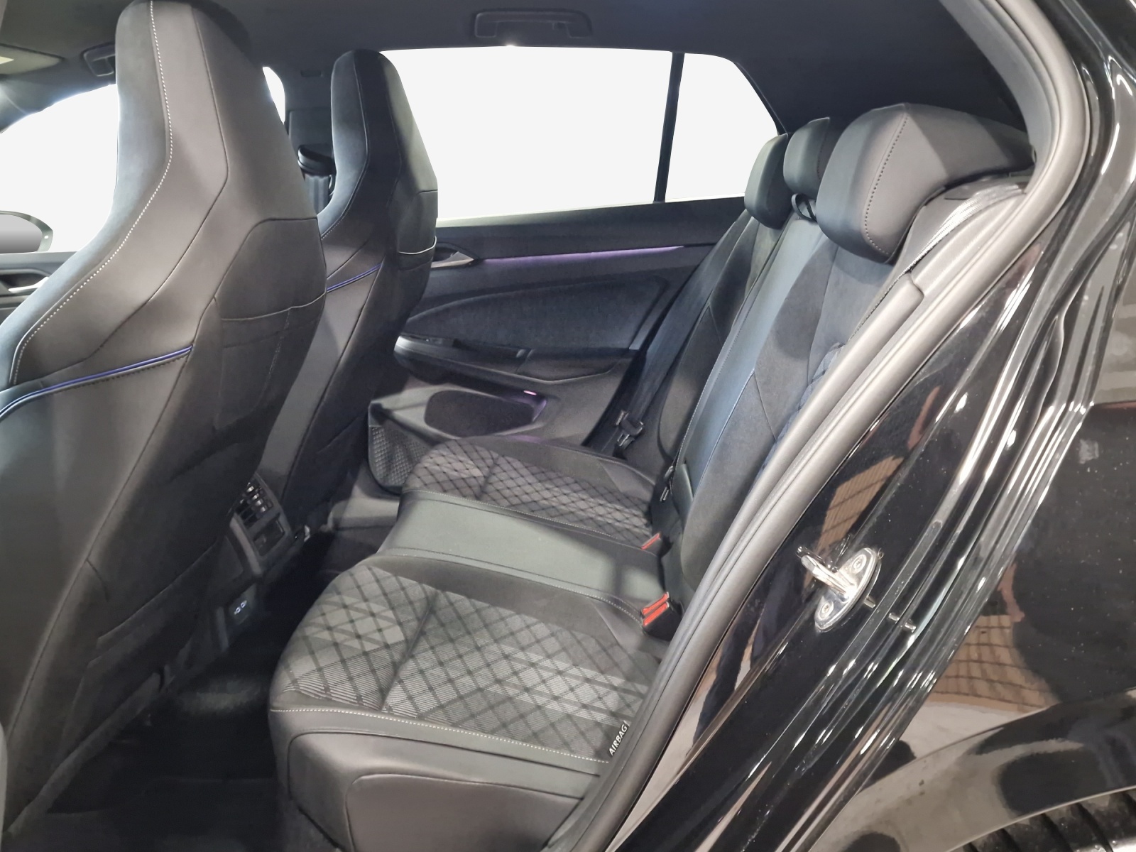 VW Golf 2.0 TSI R-Line DSG 4 Motion-image-11