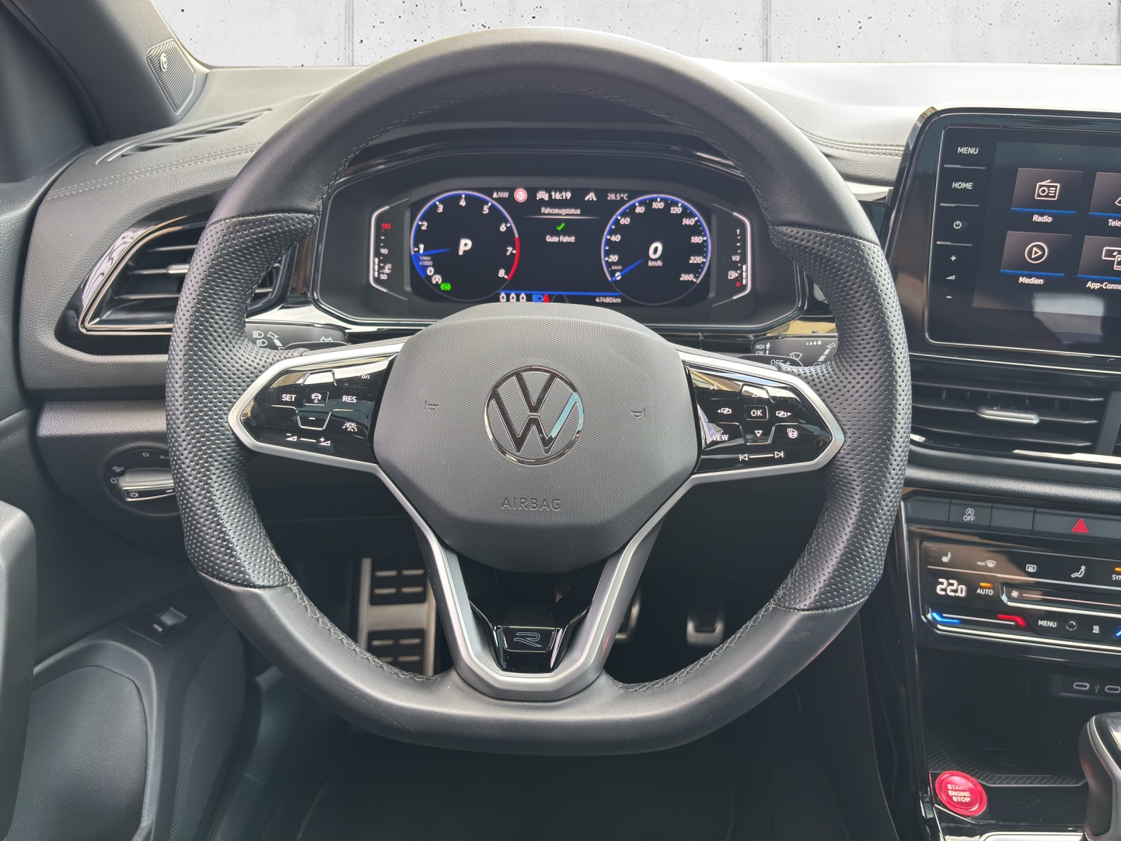 VW T-Roc 2.0 TSI R-Line DSG 4Motion mit AHK, Standheizung, Leder mit Memory-image-12