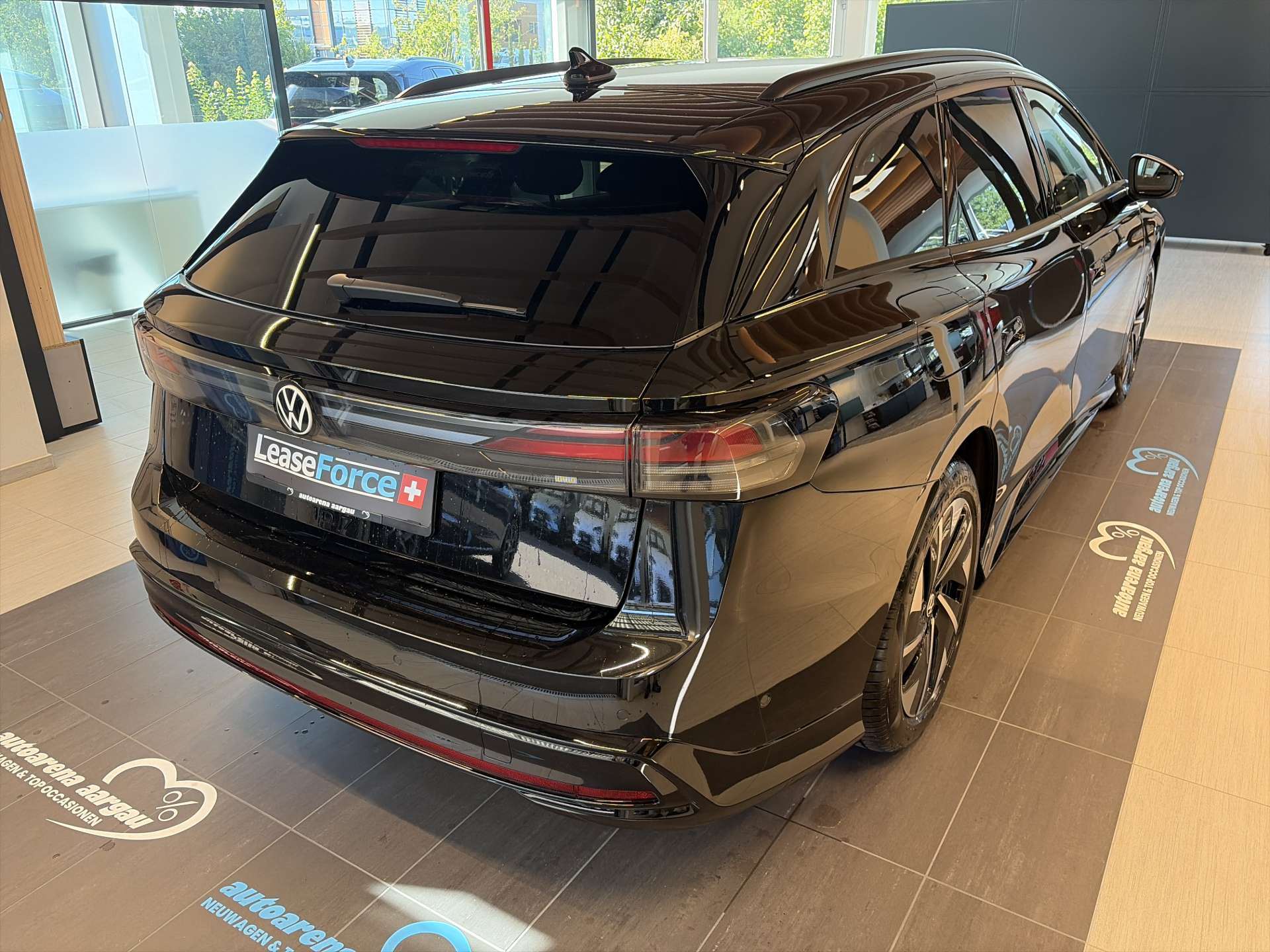 VW ID.7 Tourer Limited Edition 77kWh 285PS Automat-image-2