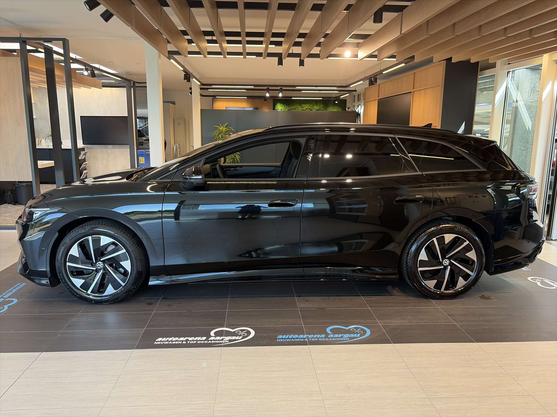 VW ID.7 Tourer Limited Edition 77kWh 285PS Automat-image-10