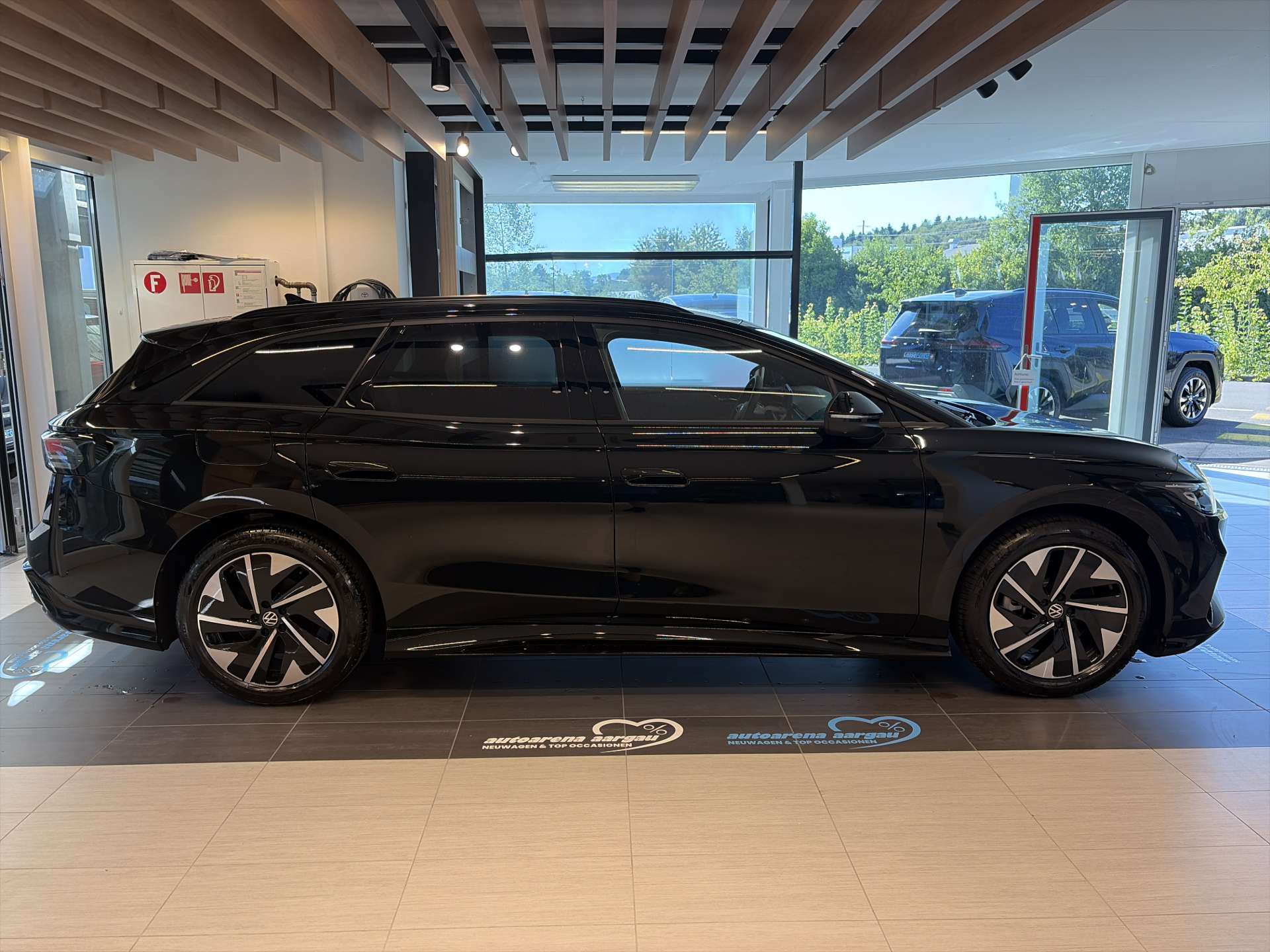 VW ID.7 Tourer Limited Edition 77kWh 285PS Automat-image-12