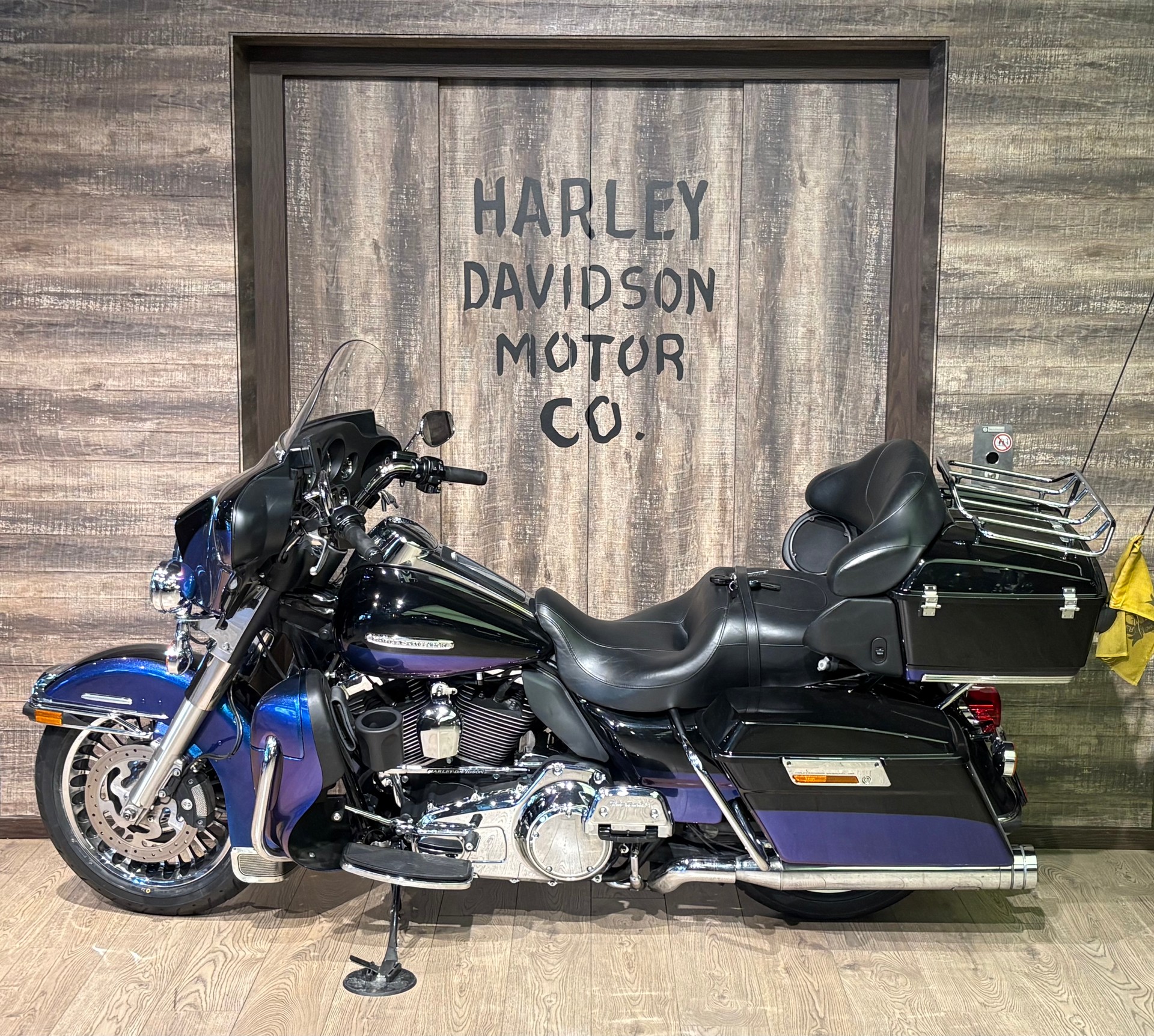HARLEY-DAVIDSON FLHTK Electra Glide Ultra Limited-showroom-element-3