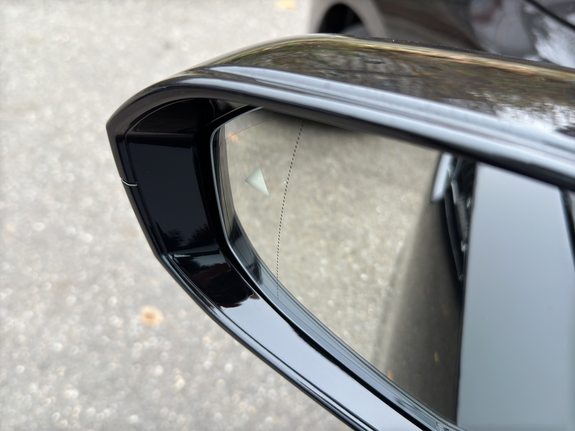 BMW X6 xDrive 48V M60i M Sport Pro (CH) INDIVIDUAL FACELIFT SOMMERAKTION!-image-17