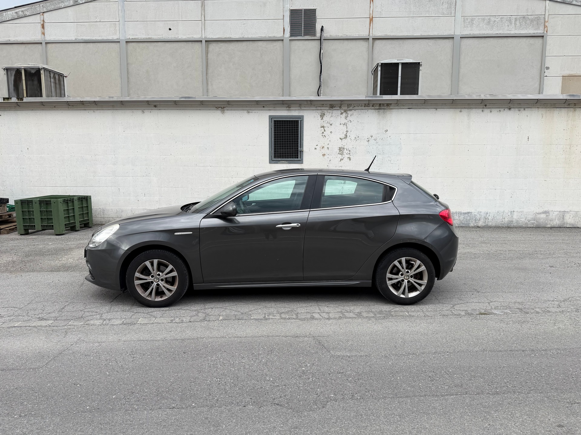 ALFA ROMEO Giulietta 1.4 T Distinctive-image-1