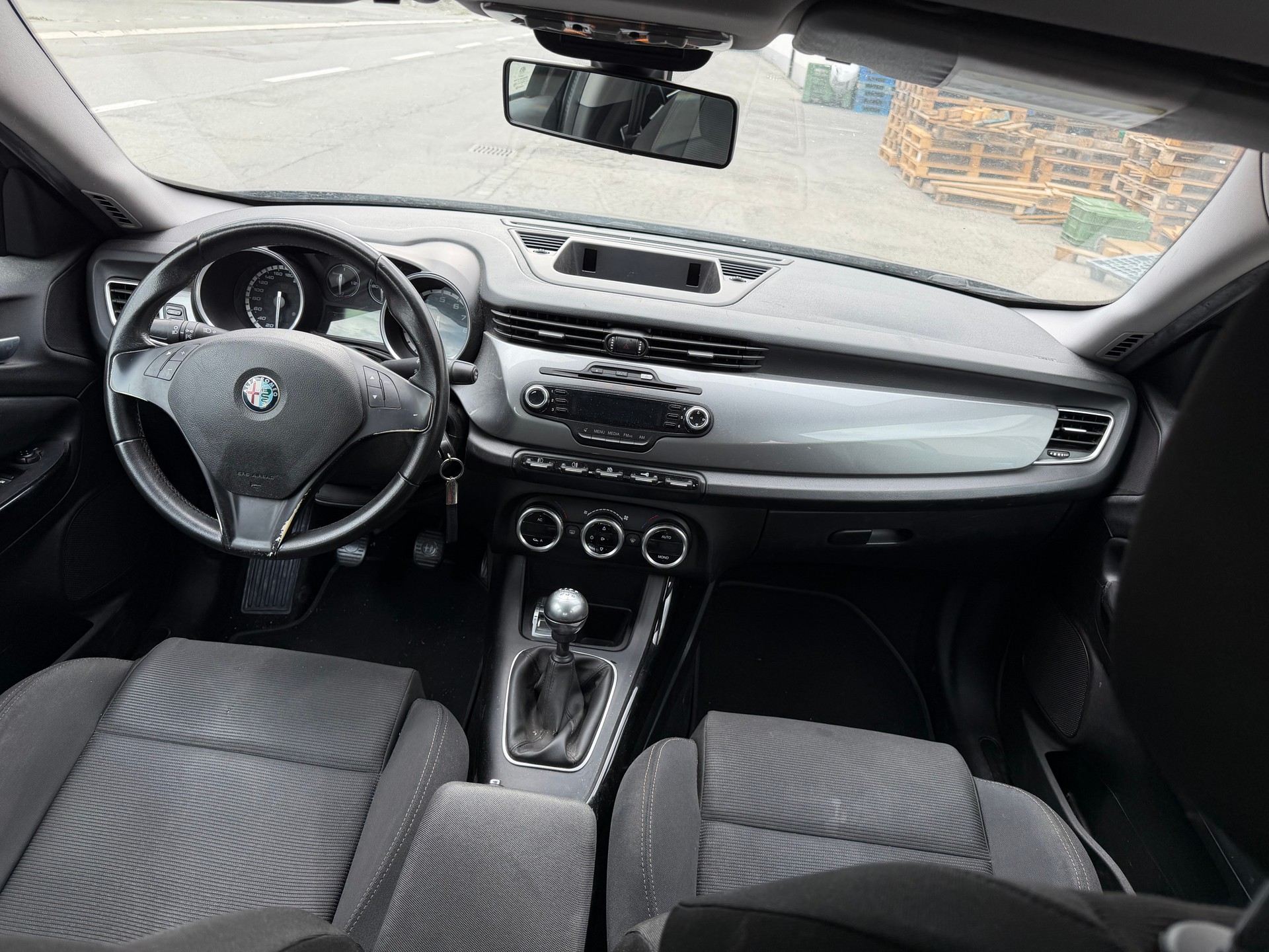ALFA ROMEO Giulietta 1.4 T Distinctive-image-4