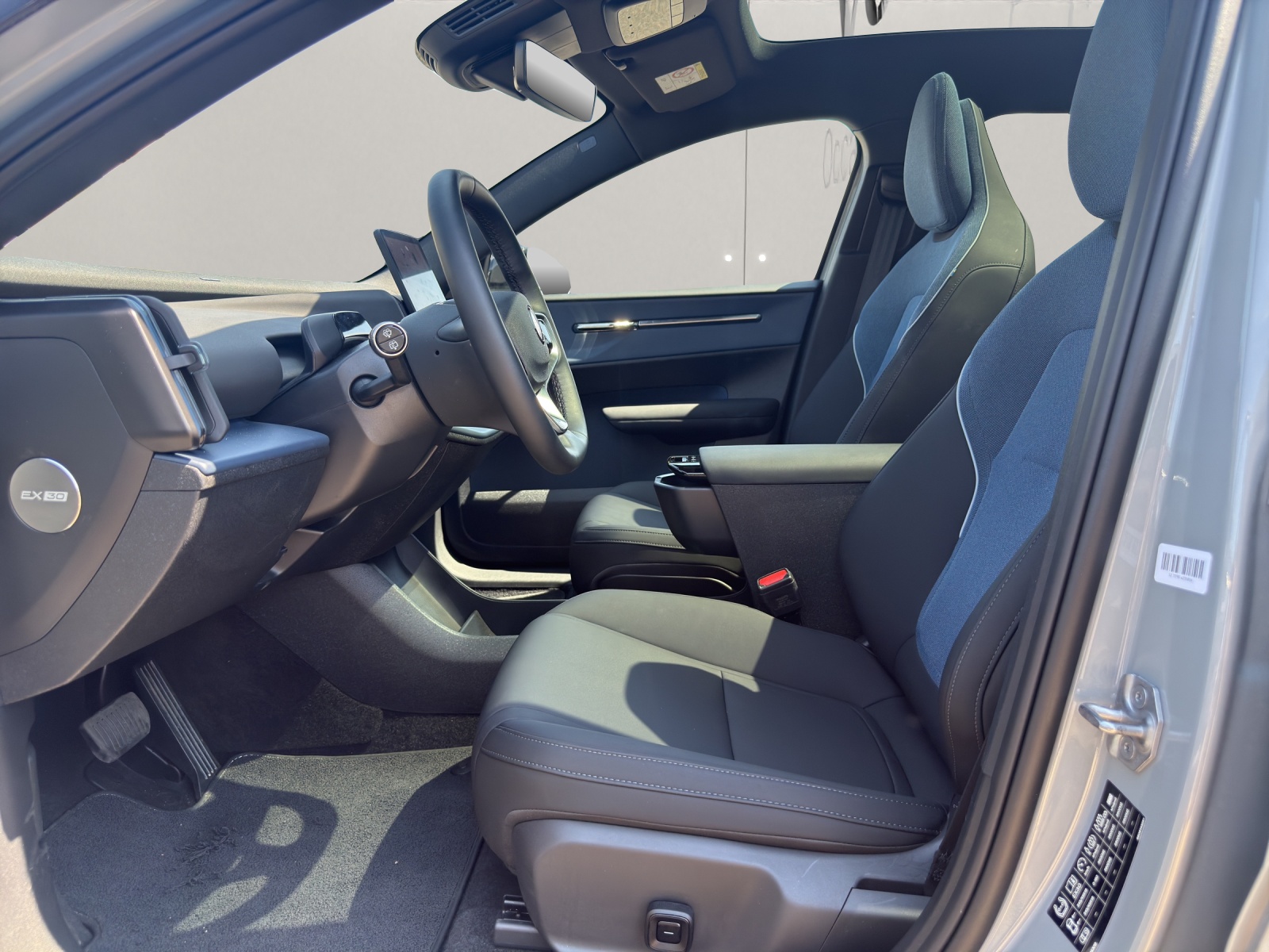 VOLVO EX30 E60 Twin Ultra Performance AWD-image-9