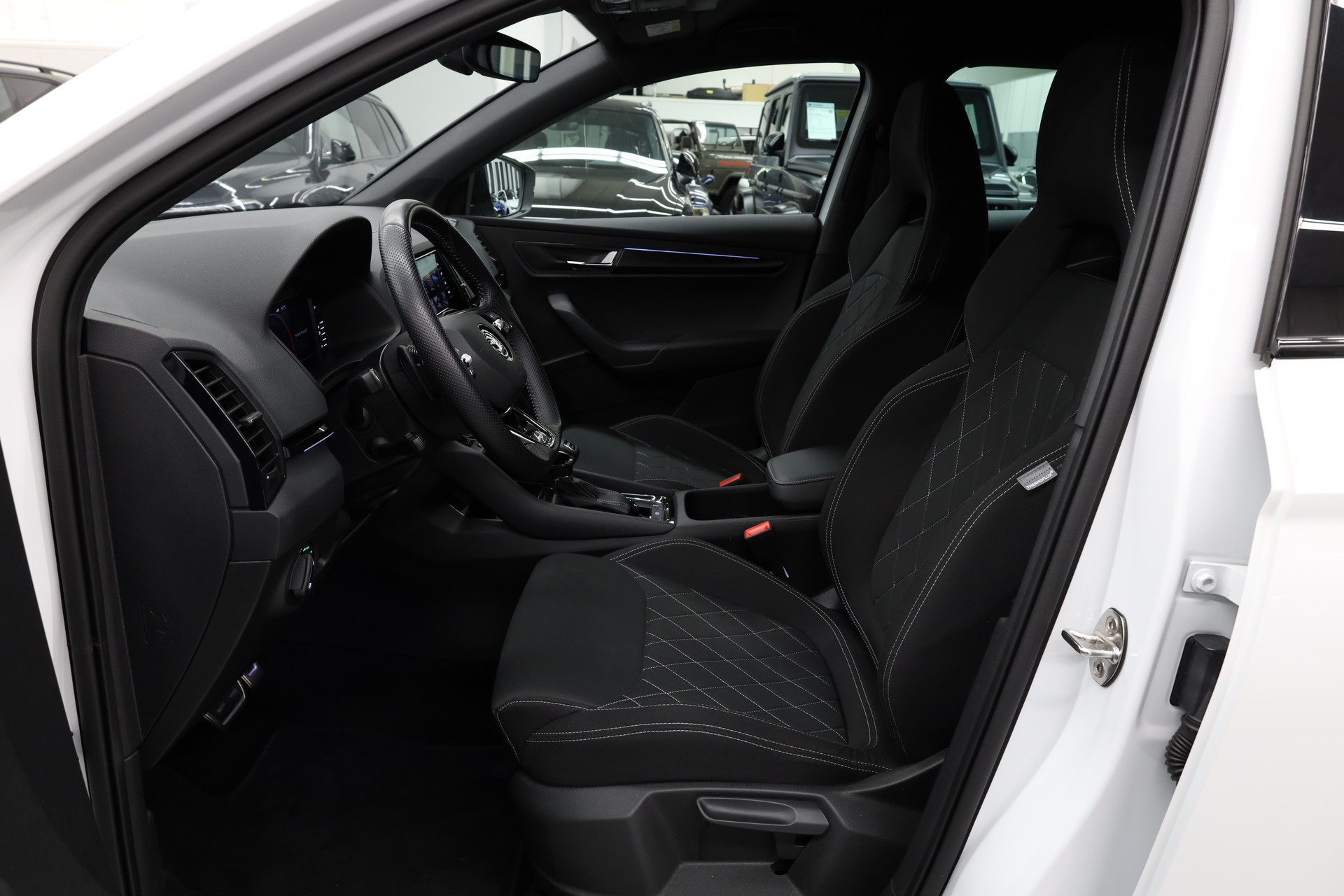 SKODA Karoq 2.0 TSI SportLine 4x4 DSG-image-14
