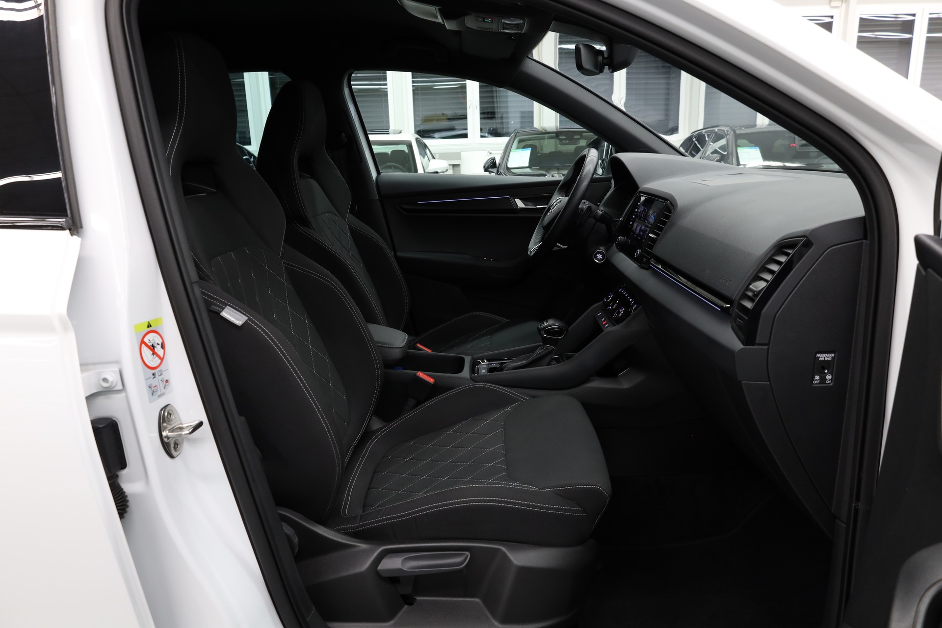 SKODA Karoq 2.0 TSI SportLine 4x4 DSG-image-15