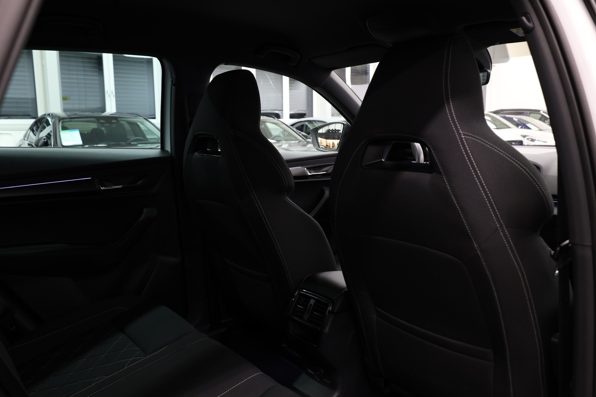 SKODA Karoq 2.0 TSI SportLine 4x4 DSG-image-23