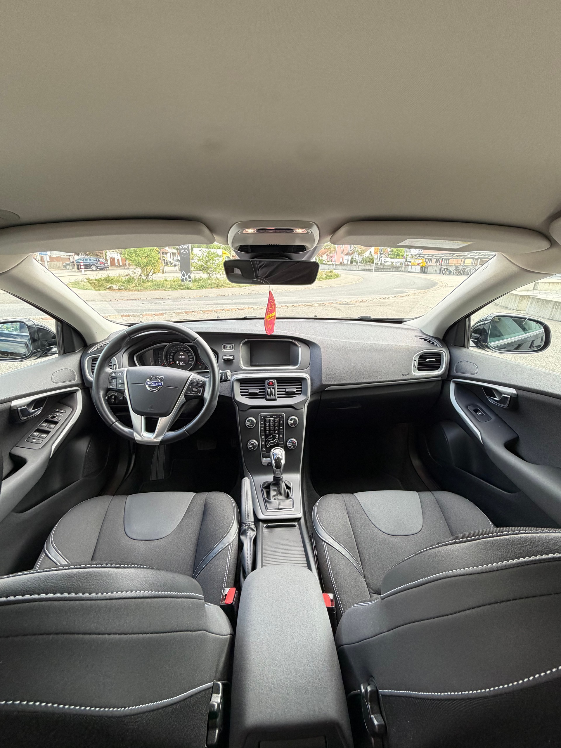 VOLVO V40 D2 Powershift-image-12