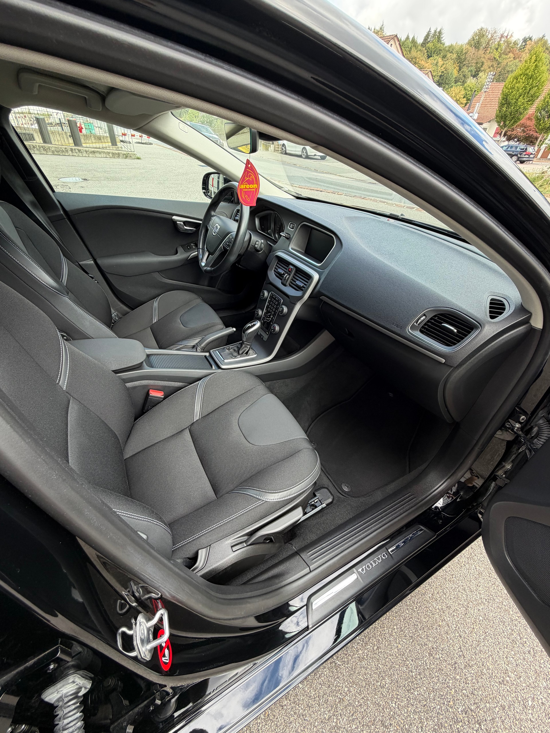 VOLVO V40 D2 Powershift-image-10