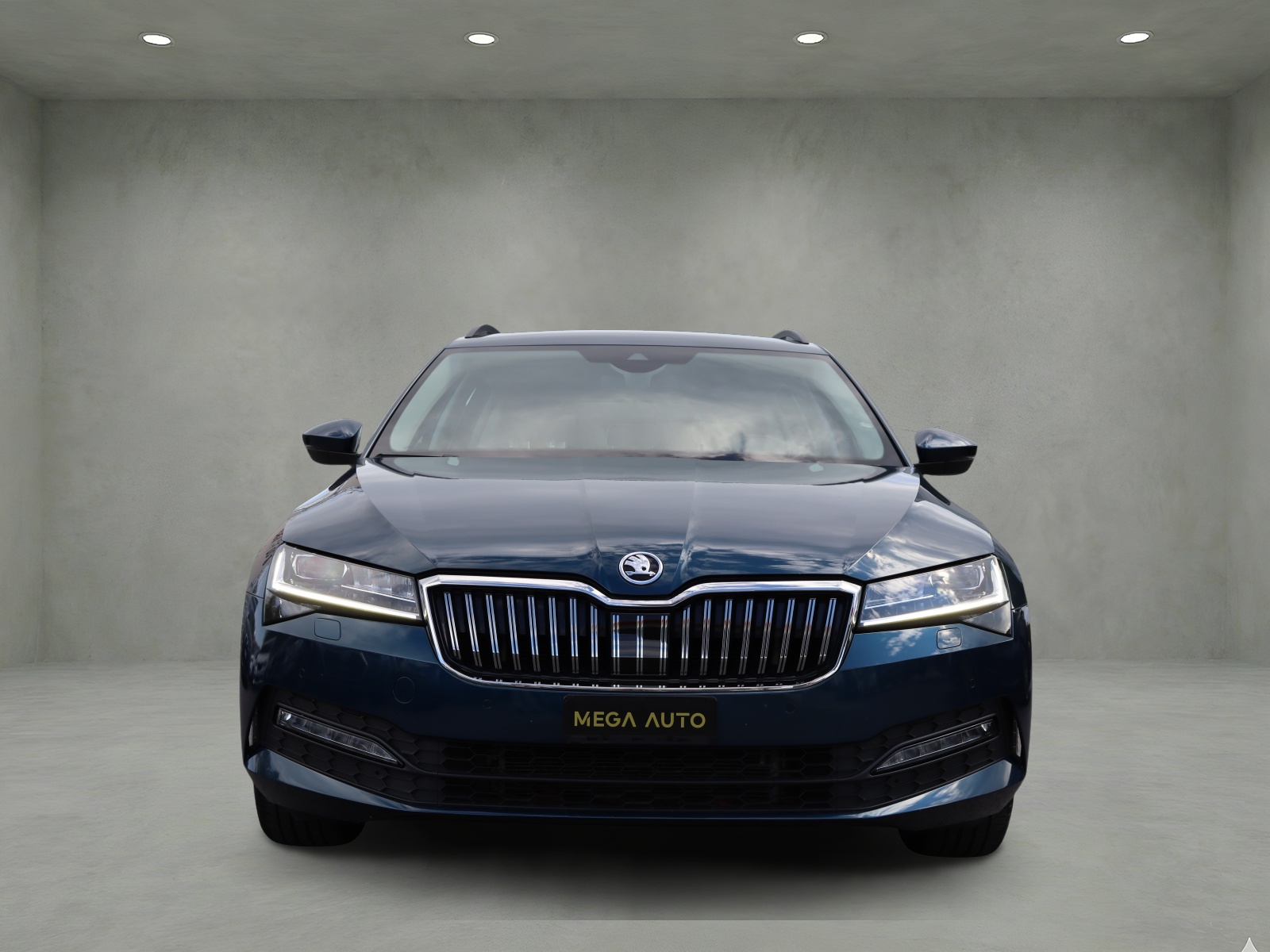 SKODA Superb Combi 2.0 TDi Ambition DSG-image-9