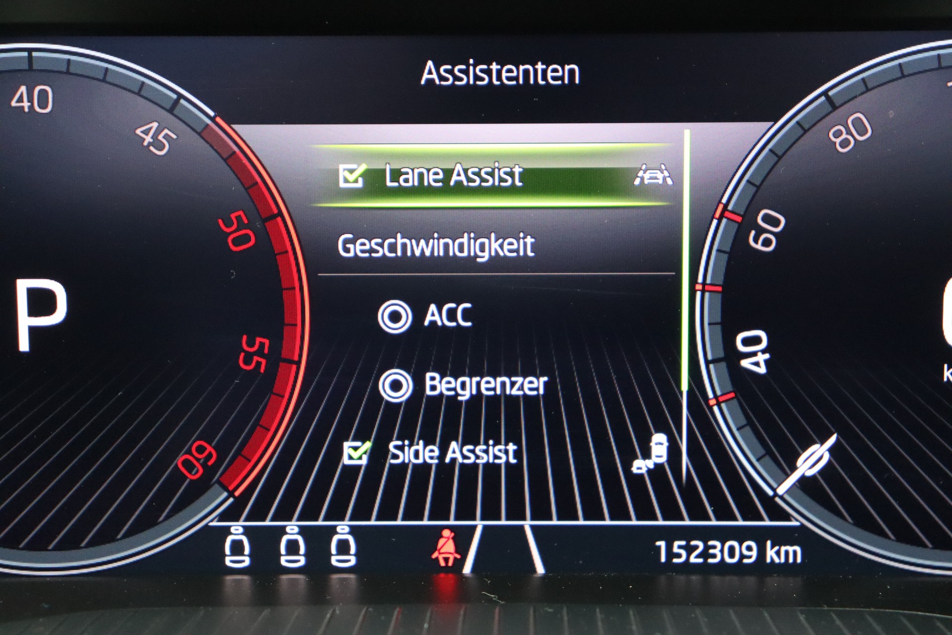 SKODA Superb Combi 2.0 TDi Ambition DSG-image-19