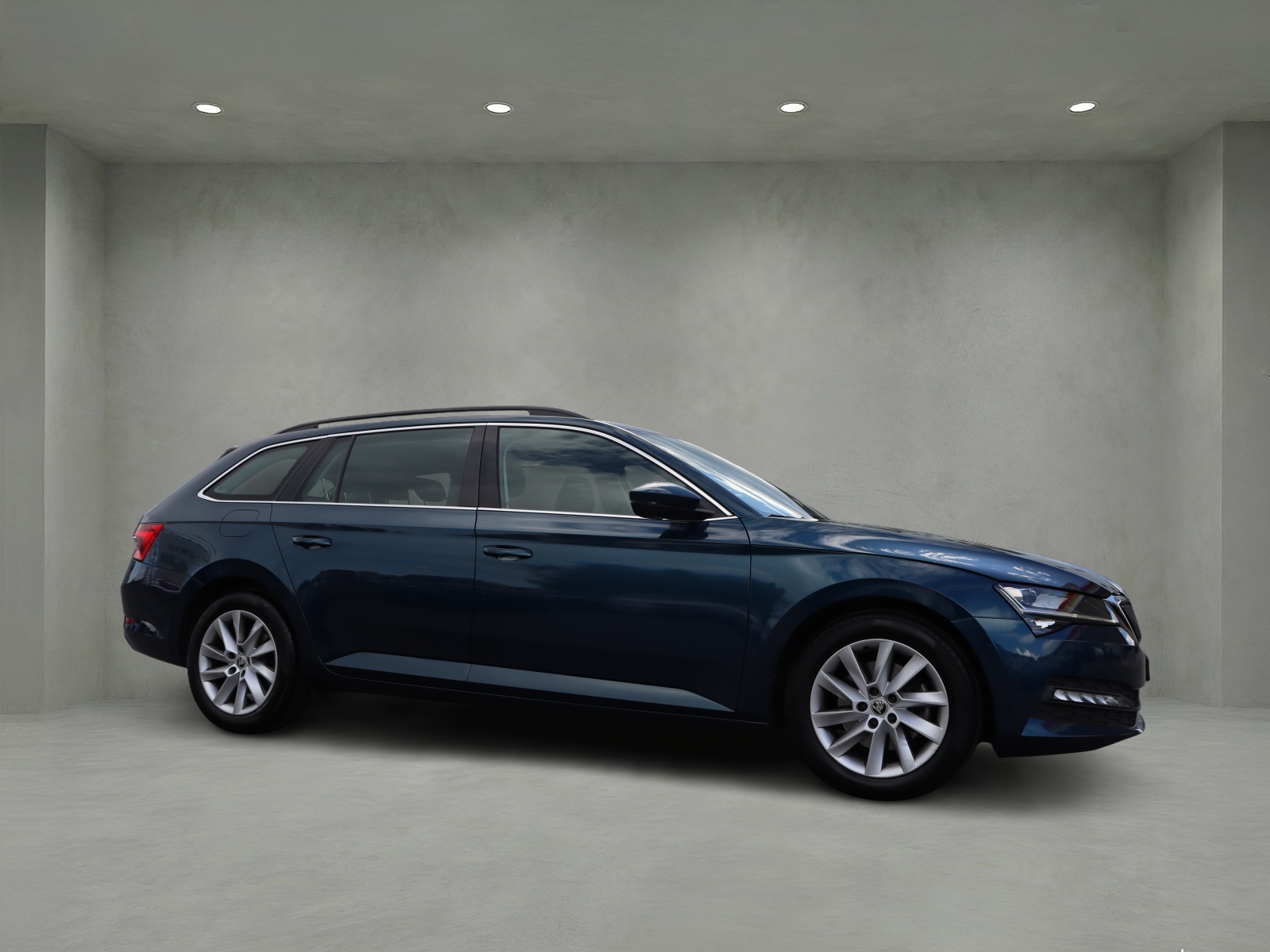 SKODA Superb Combi 2.0 TDi Ambition DSG-image-8