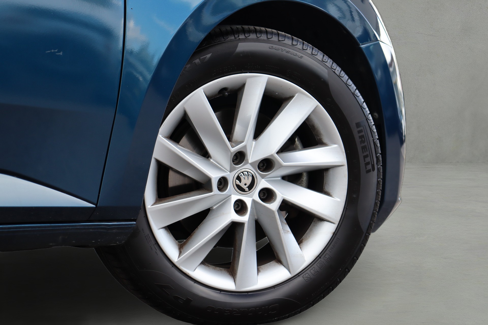 SKODA Superb Combi 2.0 TDi Ambition DSG-image-6