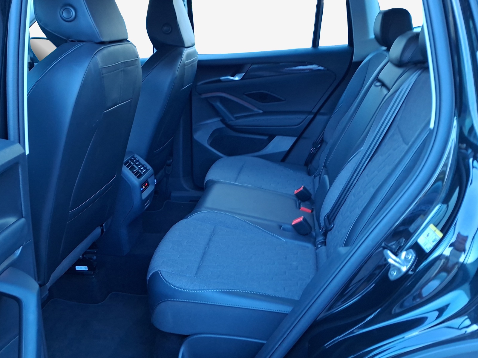 VW Tiguan 2.0 TSI DSG Life 4Motion-image-11