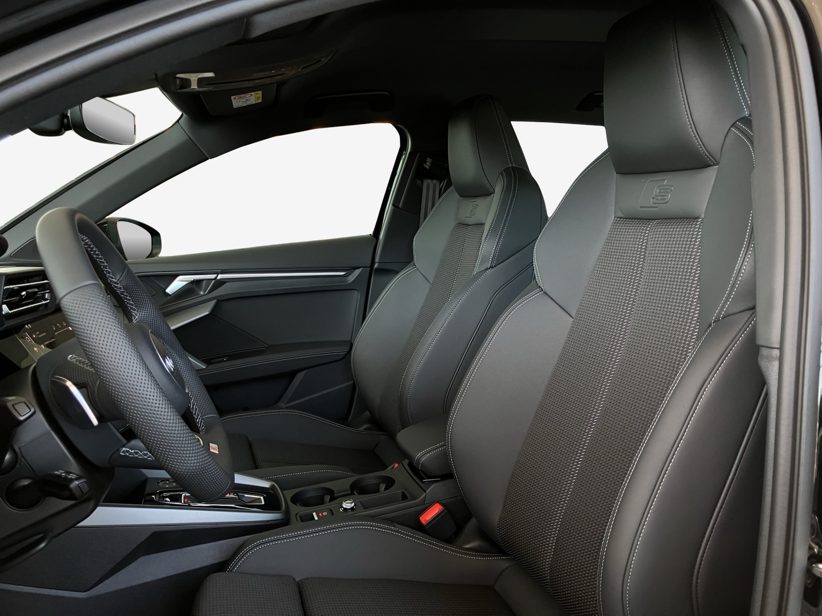 AUDI A3 Sportback TFSI e 200 kW S line Attraction S tronic-image-14