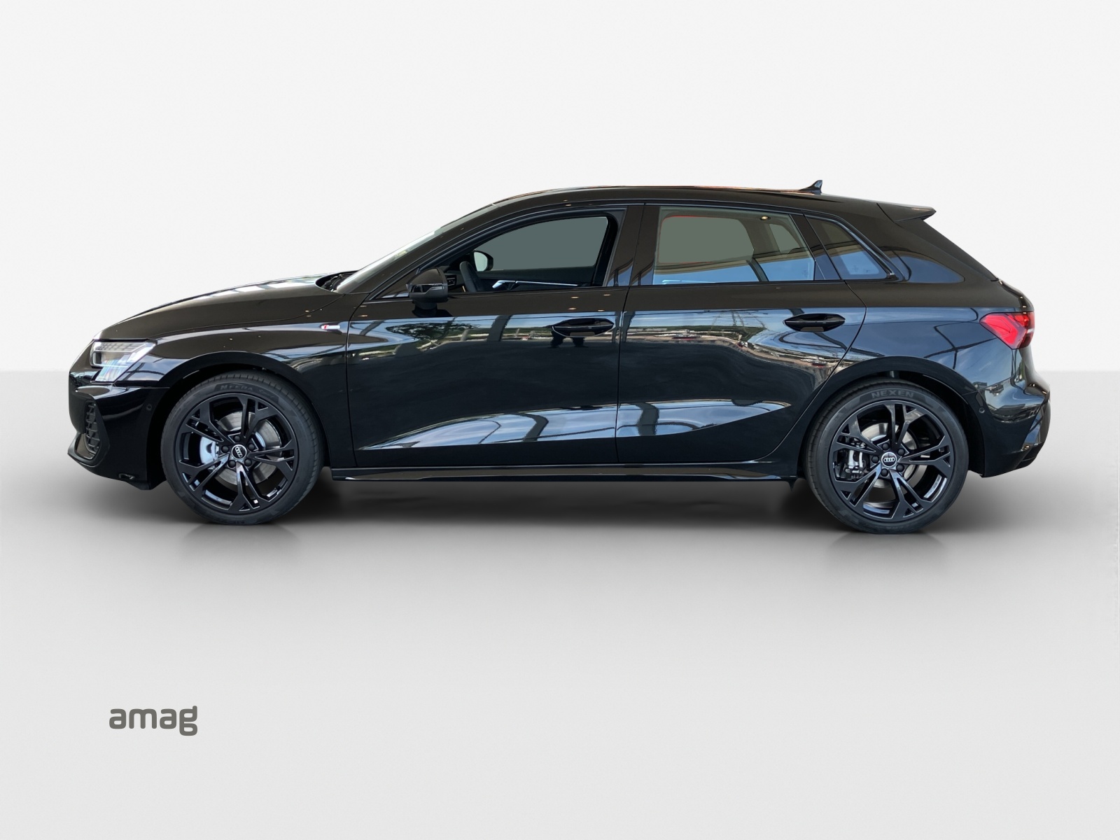 AUDI A3 Sportback TFSI e 200 kW S line Attraction S tronic-image-1