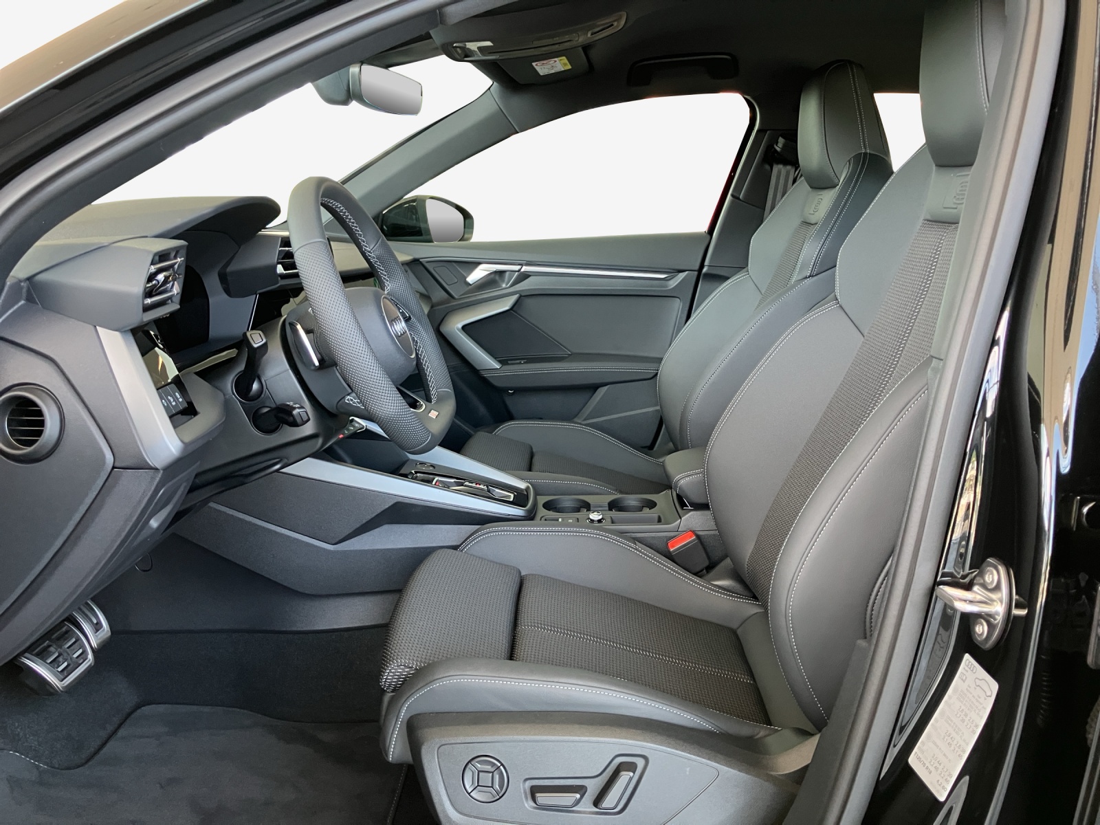 AUDI A3 Sportback TFSI e 200 kW S line Attraction S tronic-image-7