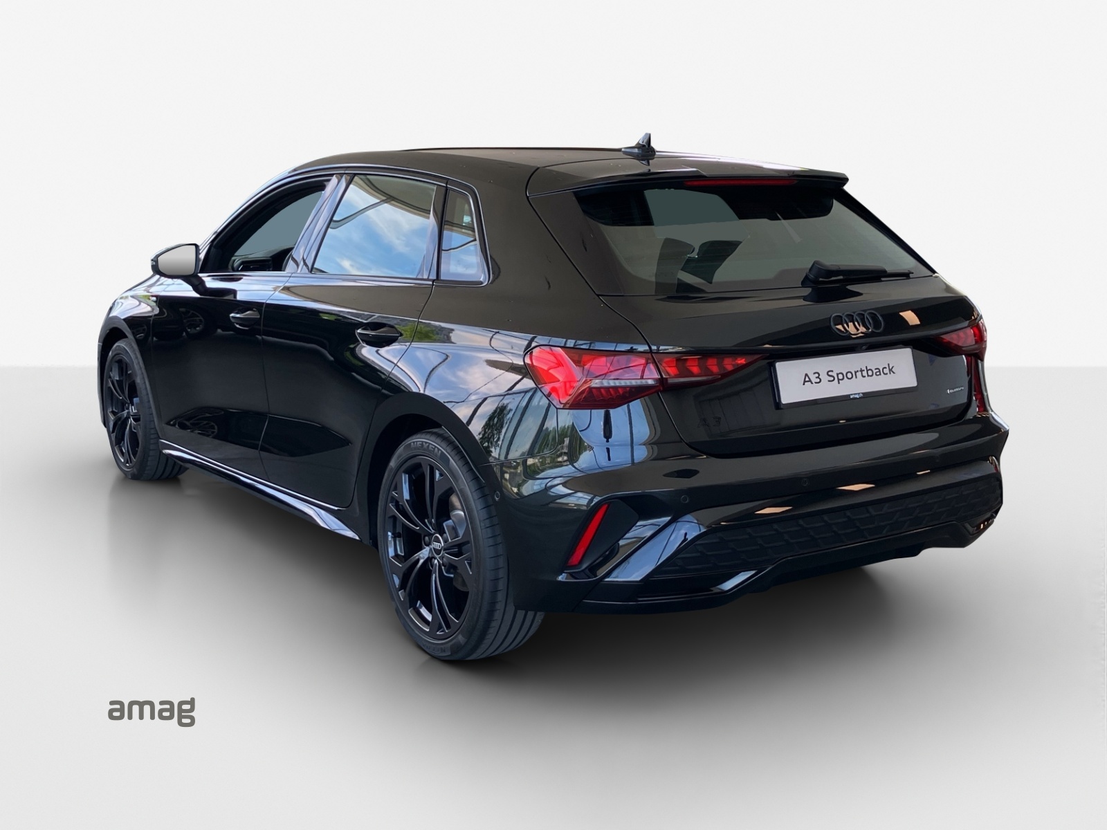 AUDI A3 Sportback TFSI e 200 kW S line Attraction S tronic-image-2