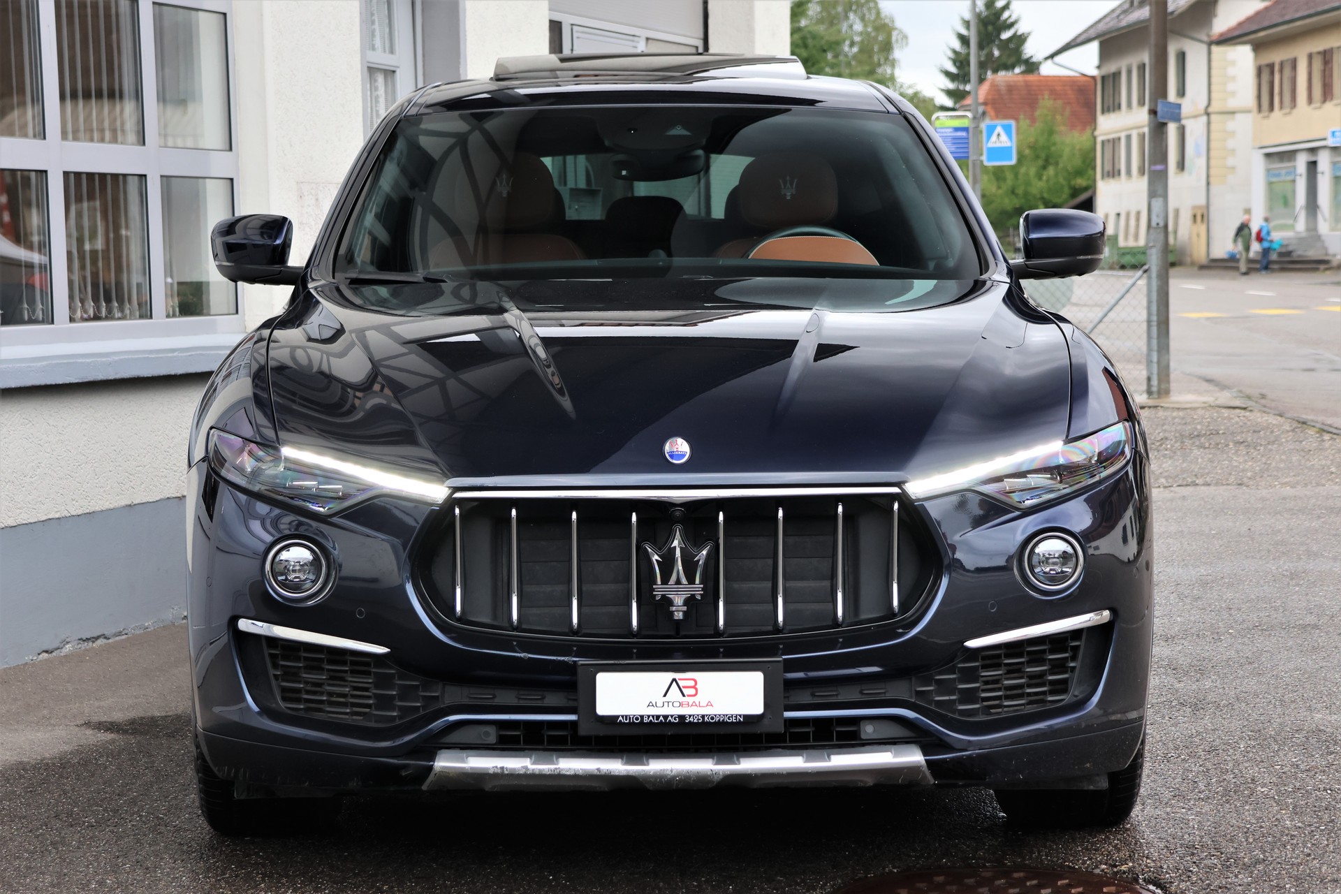 MASERATI Levante D 3.0V6 GranLusso-showroom-element-1