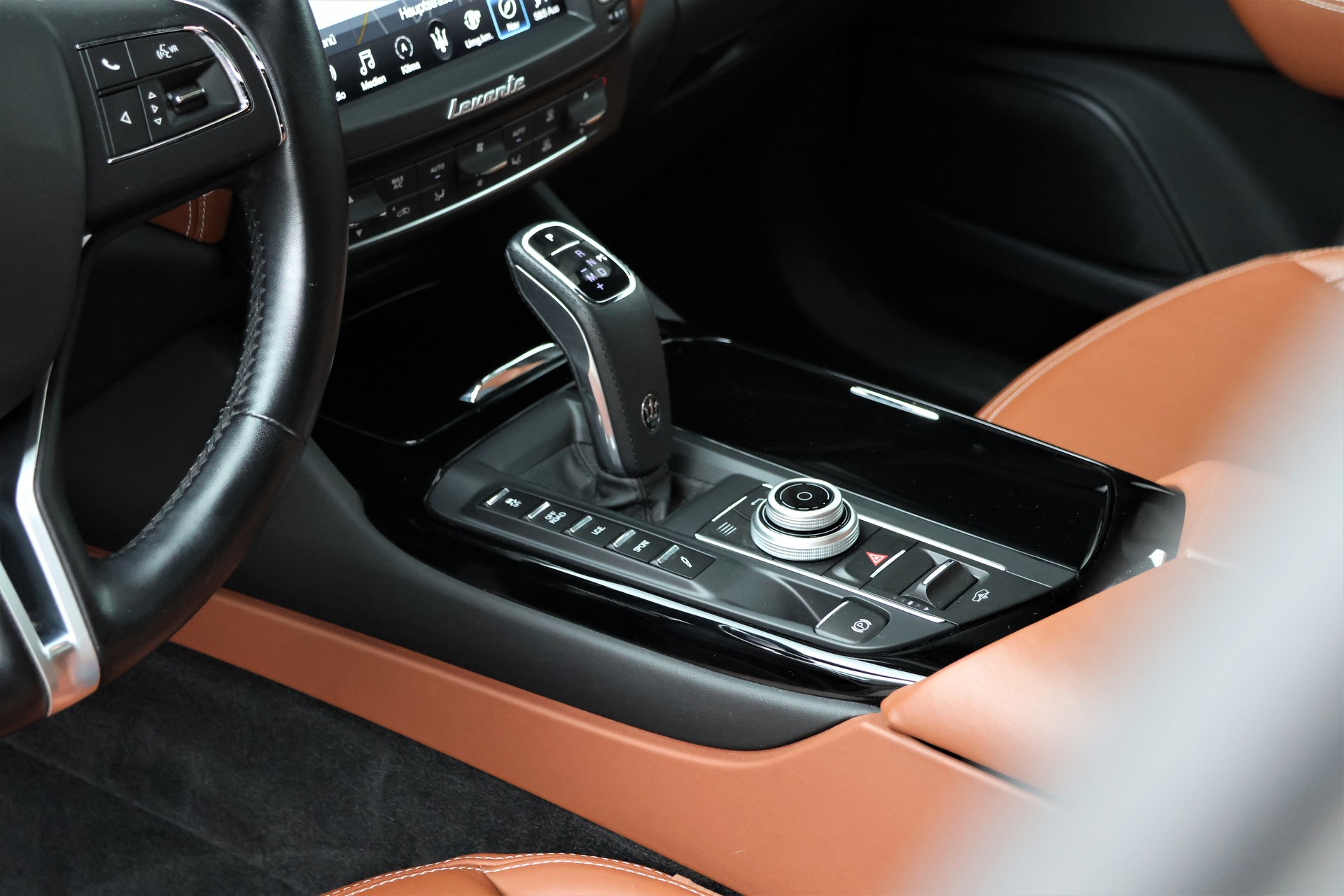 MASERATI Levante D 3.0V6 GranLusso-image-11