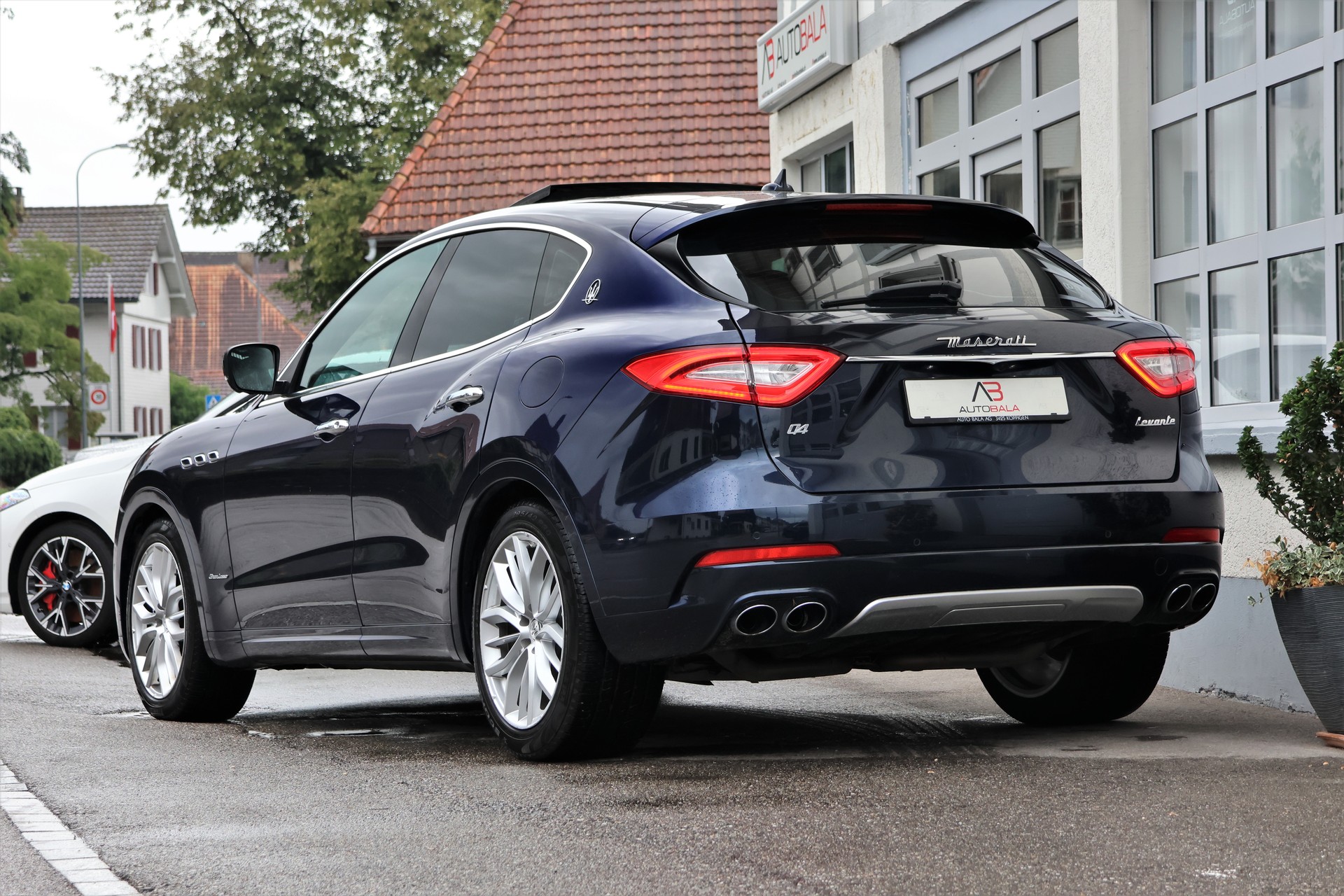 MASERATI Levante D 3.0V6 GranLusso-showroom-element-2