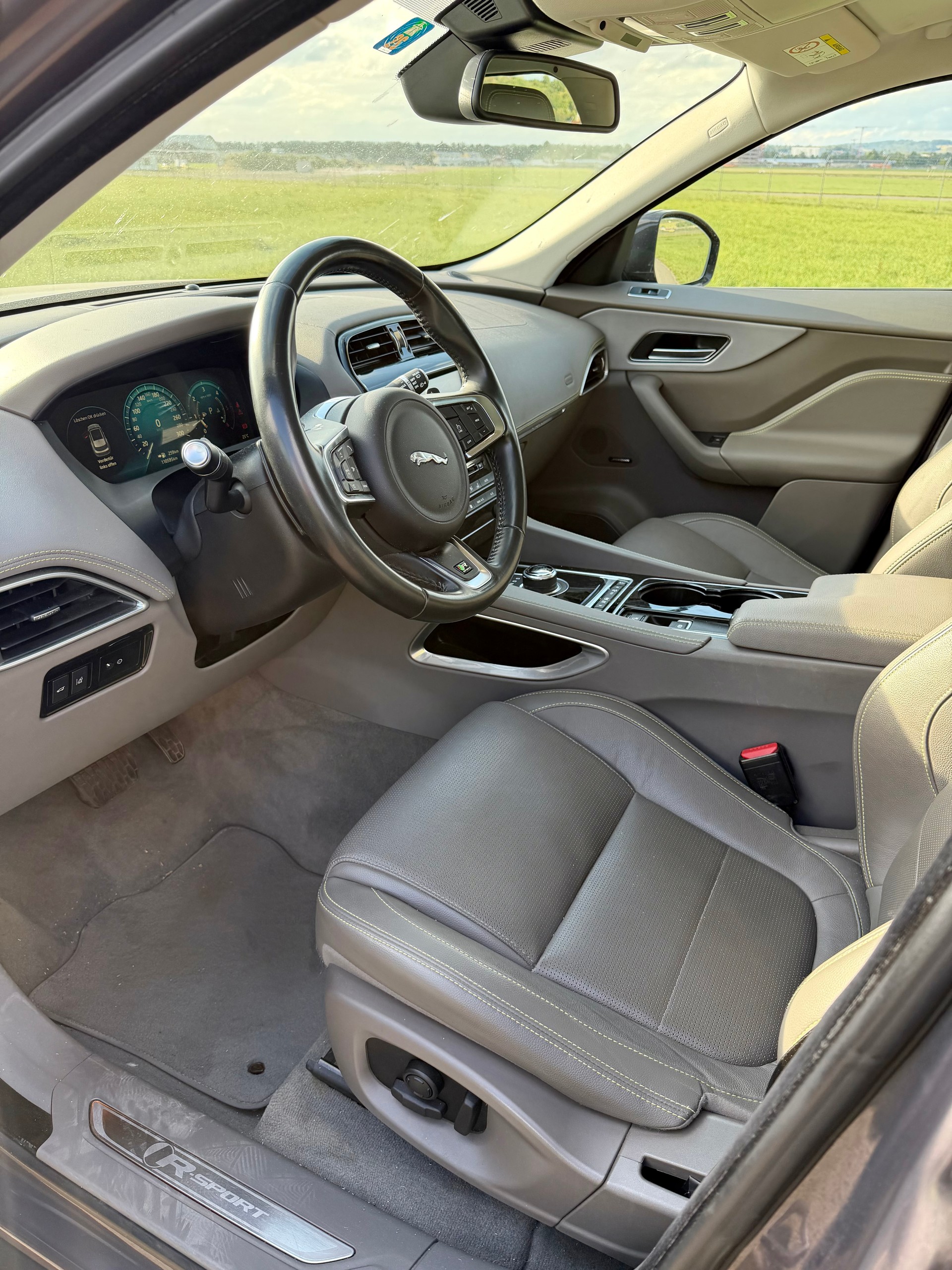 JAGUAR F-Pace 3.0 TD R-Sport AWD Automatik-image-8
