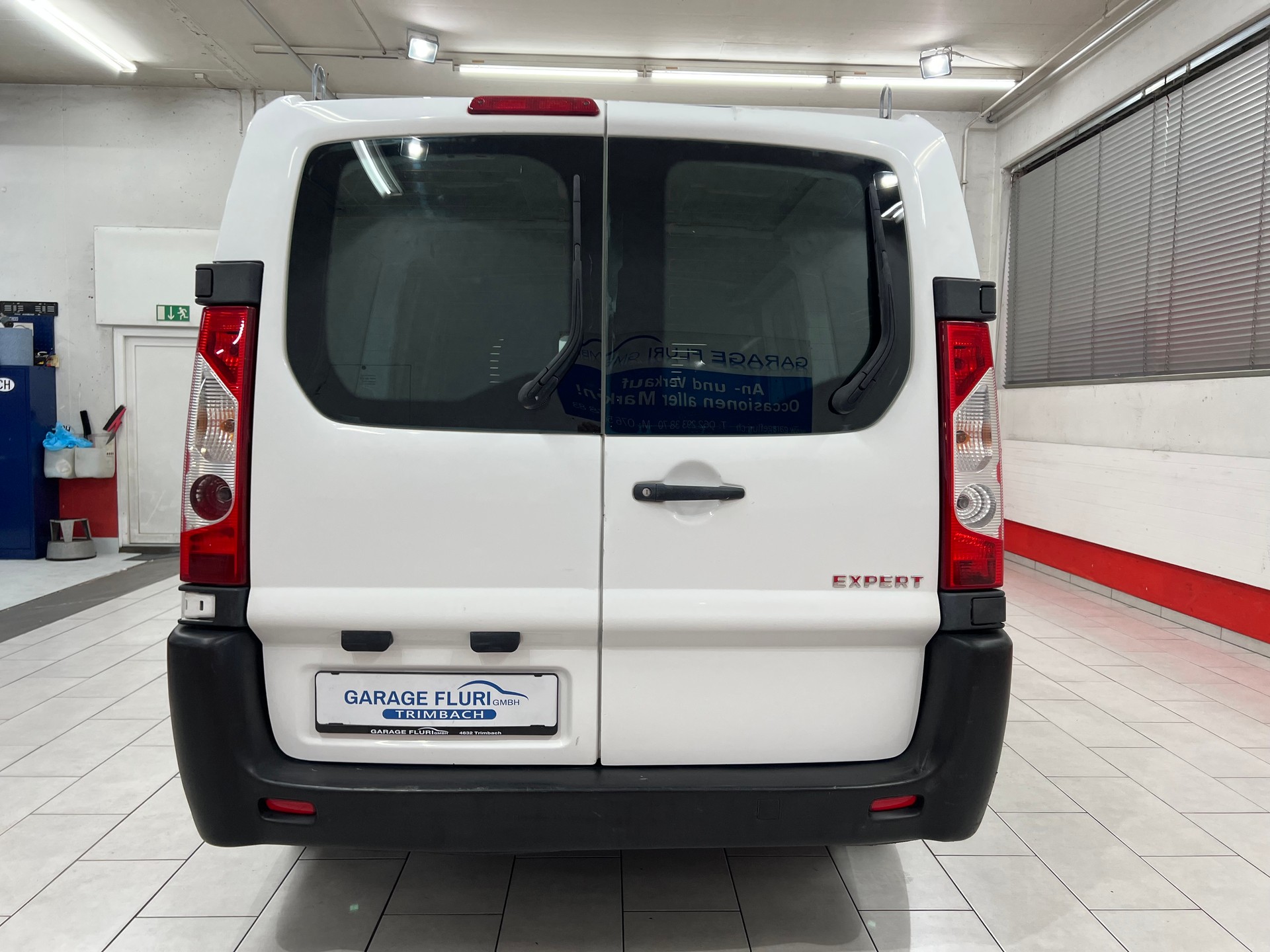 PEUGEOT Expert 2.0 HDi 229 L2H1-image-8