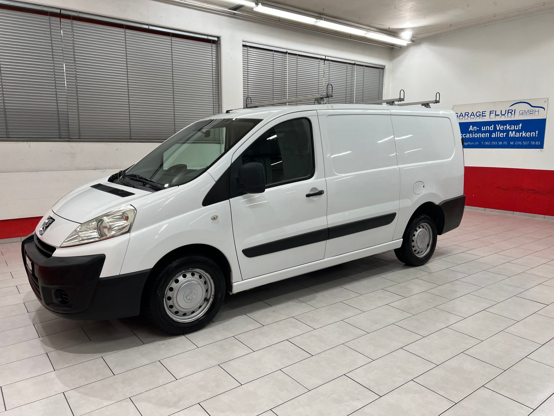 PEUGEOT Expert 2.0 HDi 229 L2H1-image-0