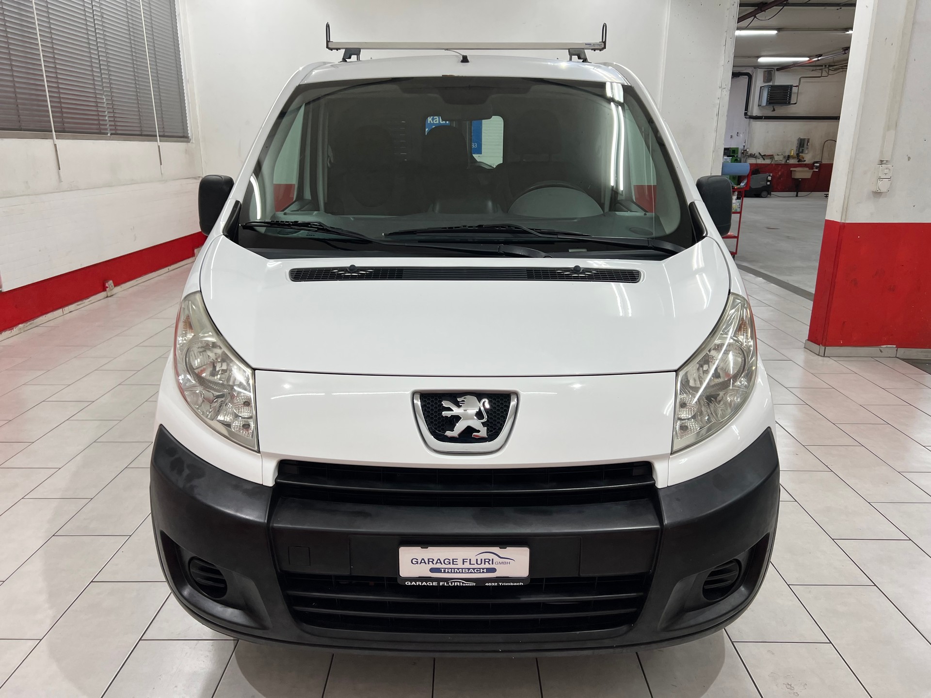 PEUGEOT Expert 2.0 HDi 229 L2H1-image-3
