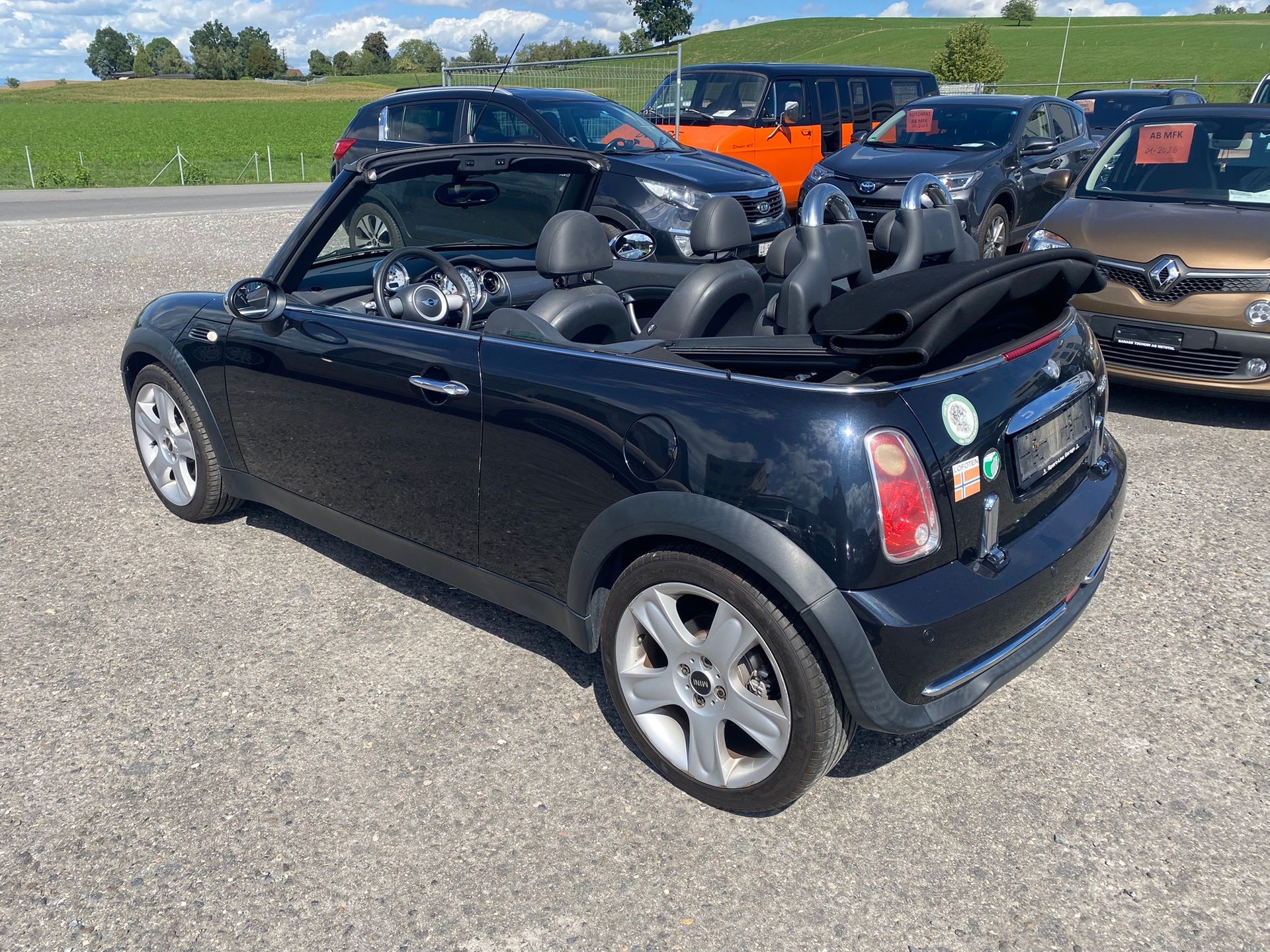 MINI Cooper Cabriolet-image-3