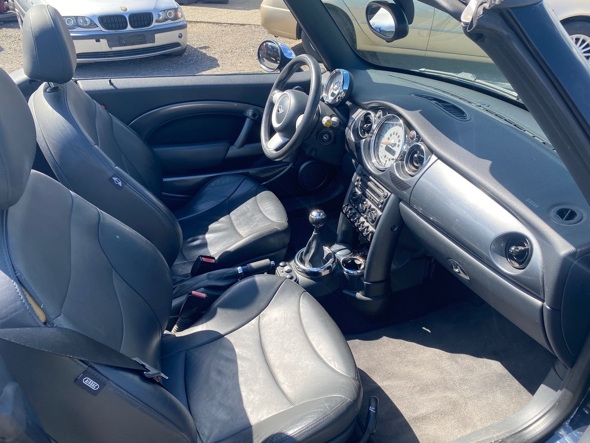 MINI Cooper Cabriolet-image-10