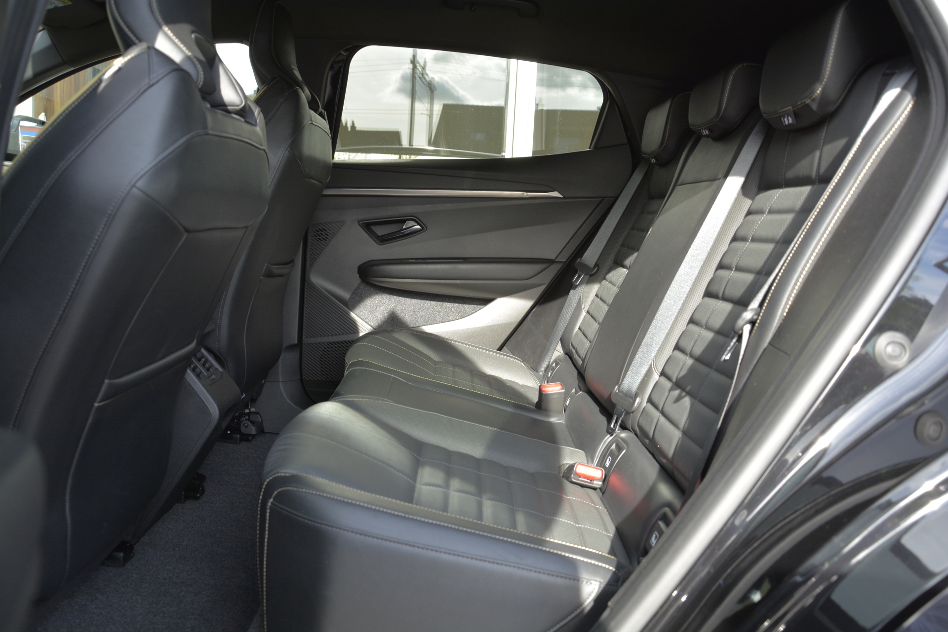 RENAULT Megane-image-6