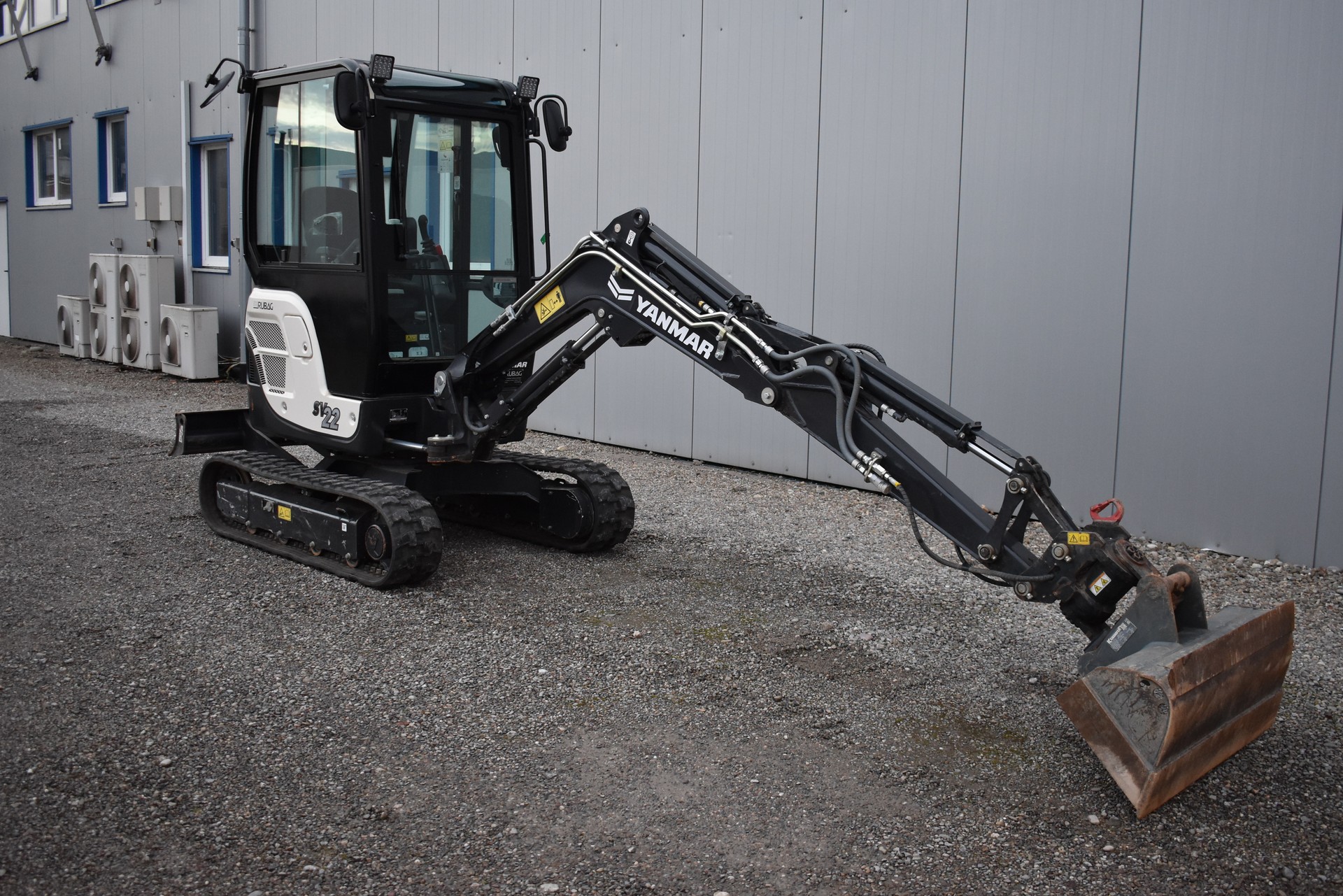 AC Yanmar SV 22-image-9