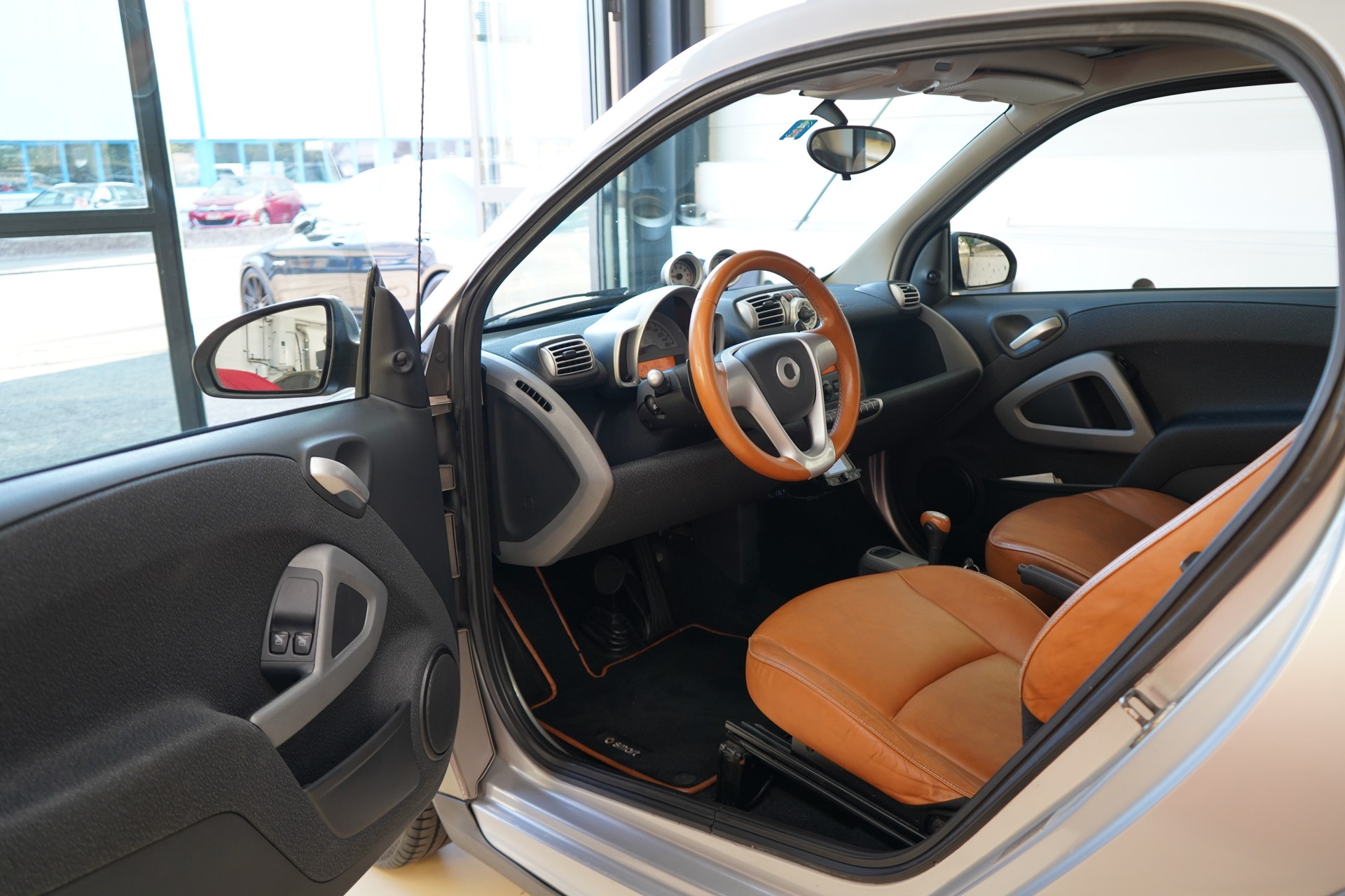 SMART fortwo limited one softouch-image-7
