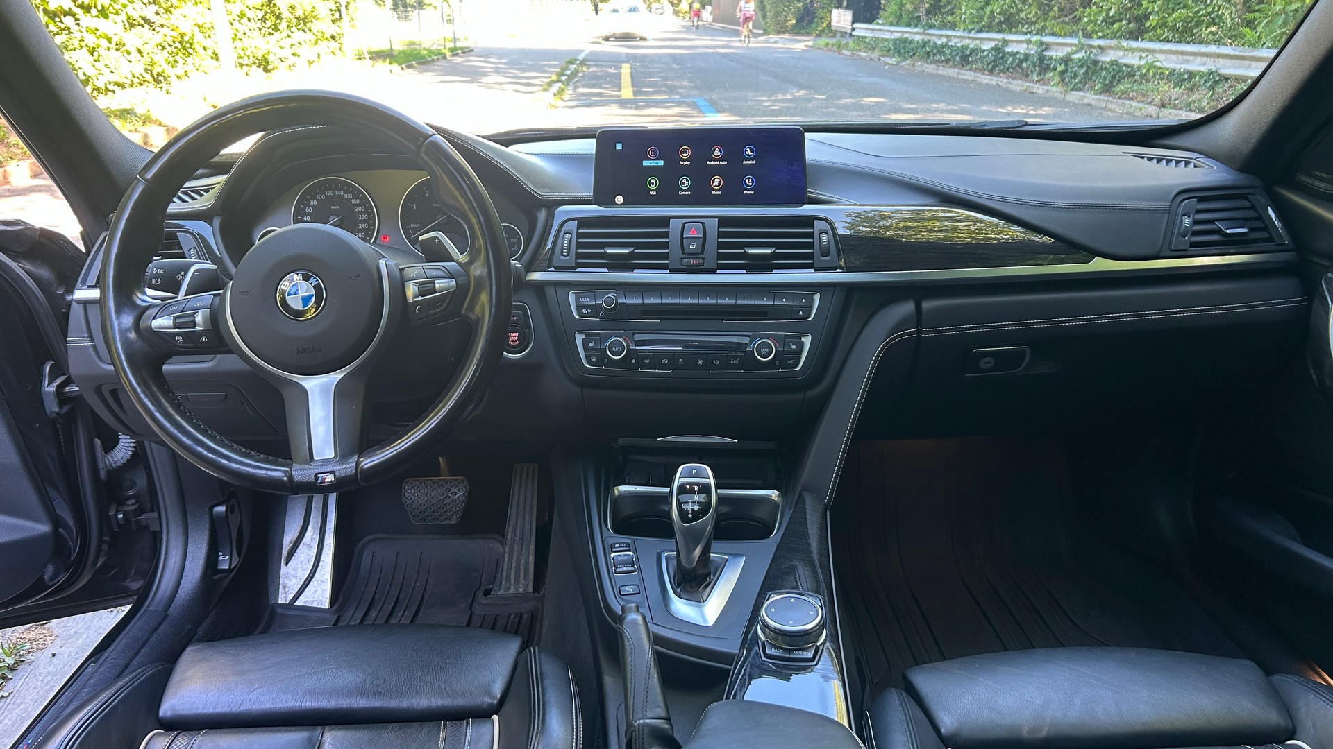 BMW 335d xDrive-image-4
