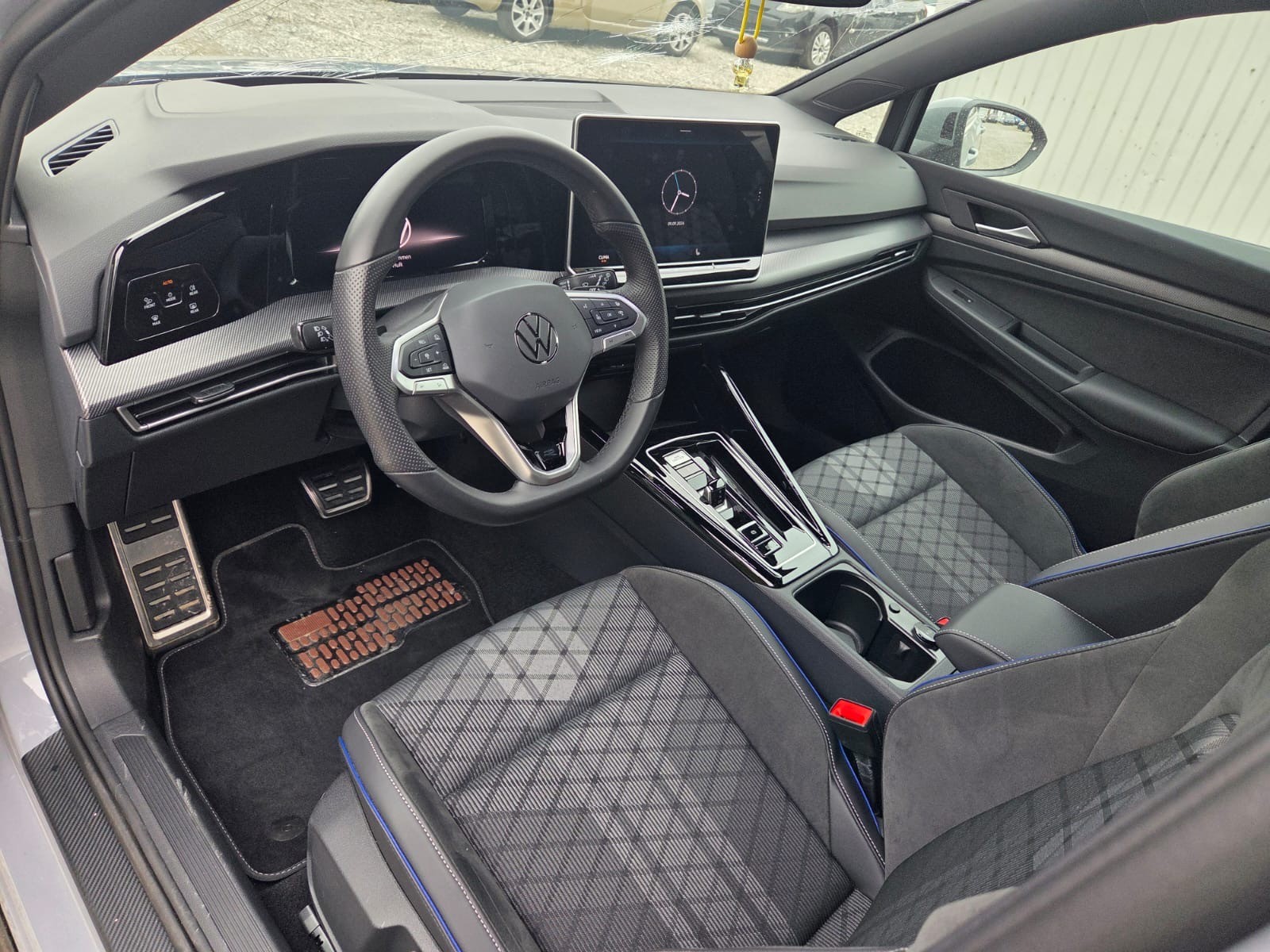 VW Golf Variant 1.5 eTSI mHEV R-Line DSG-image-7