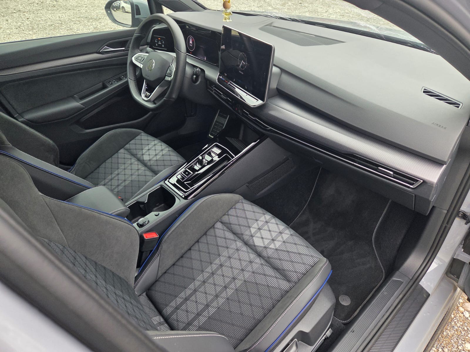 VW Golf Variant 1.5 eTSI mHEV R-Line DSG-image-8
