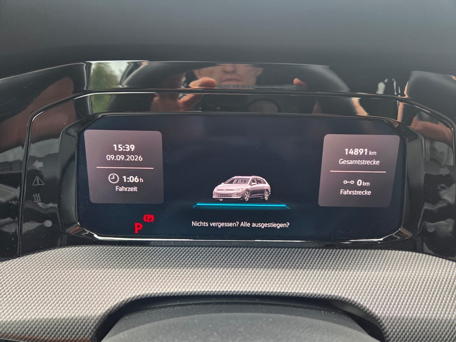 VW Golf Variant 1.5 eTSI mHEV R-Line DSG-image-14