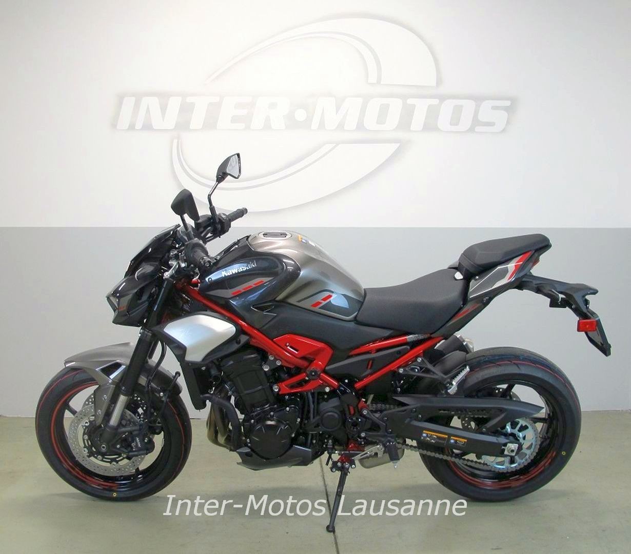 KAWASAKI Z900-showroom-element-3