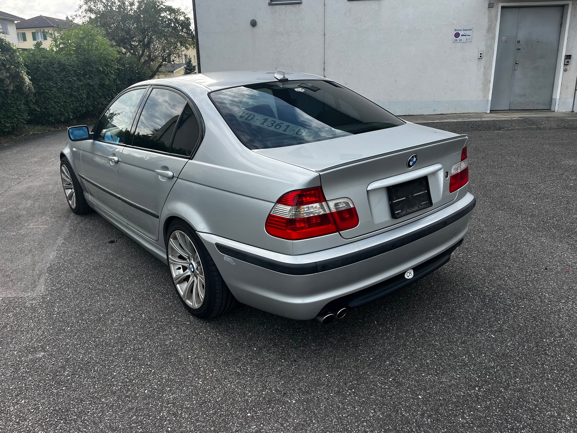 BMW 330-image-6
