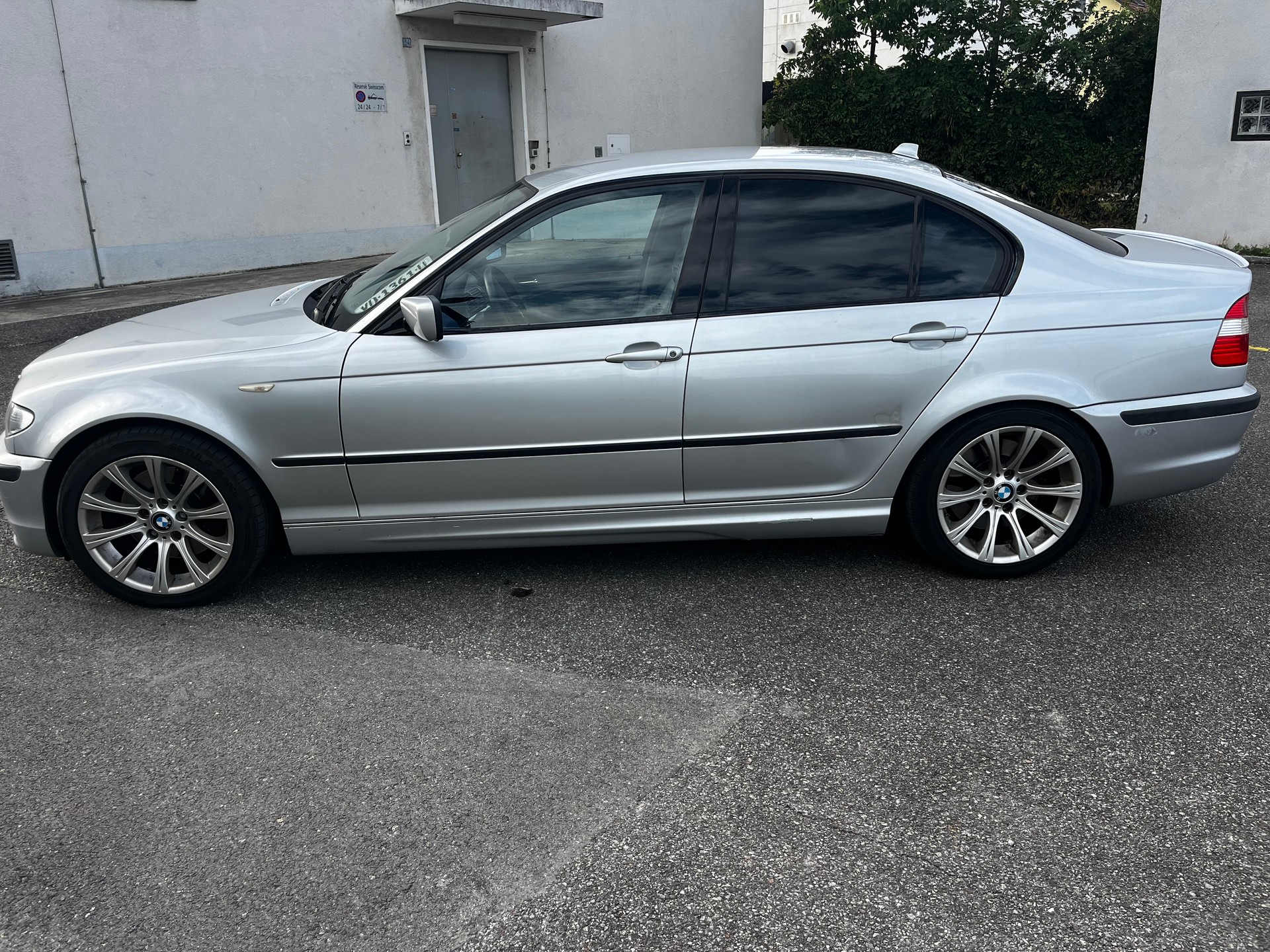 BMW 330-image-5