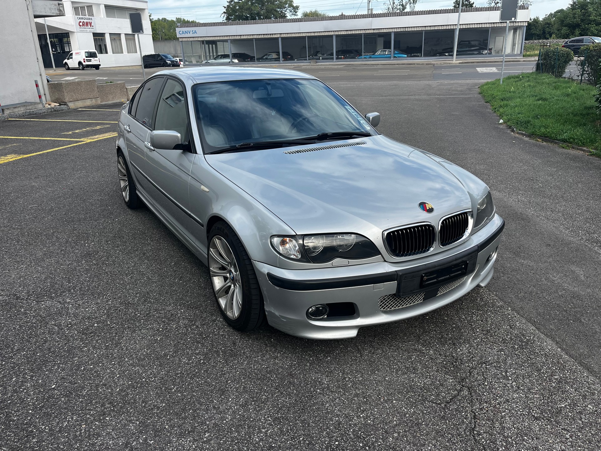 BMW 330-image-0