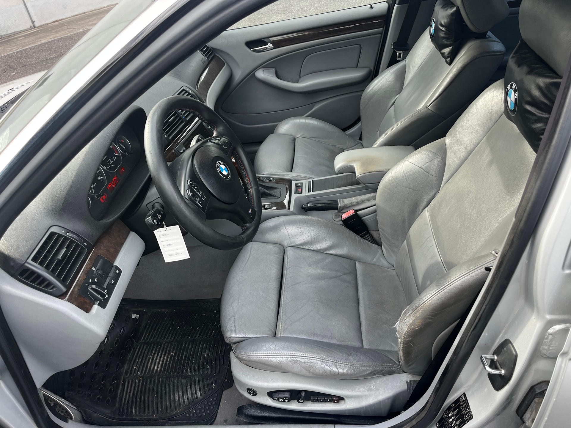 BMW 330-image-8